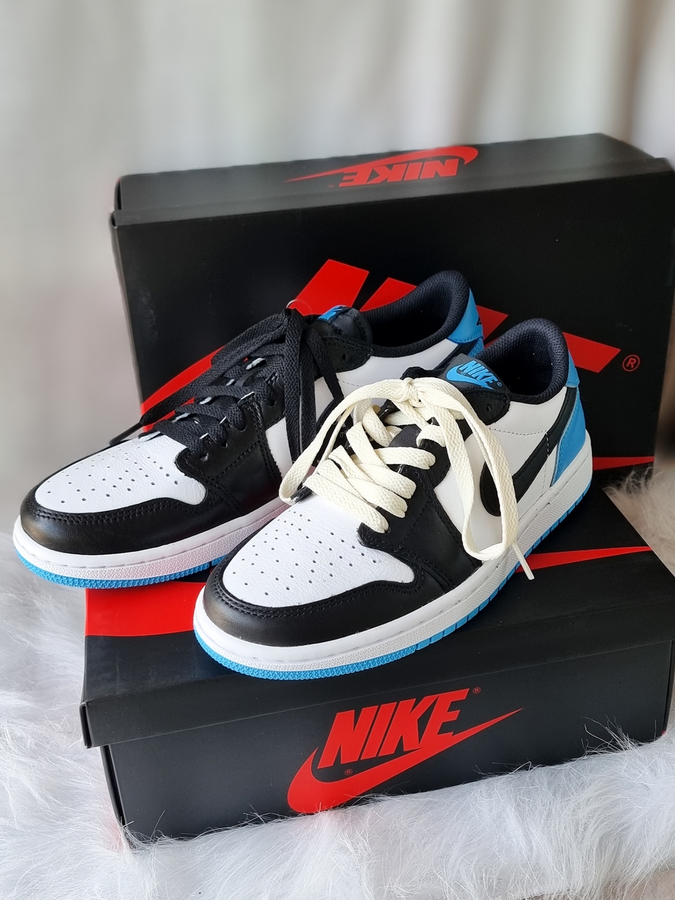Jordan 1 Retro Low OG Black and Dark Powder Blue, (W) Jordan 1 Retro Low OG Black and Dark Powder Blue 착용 스타일 - 4