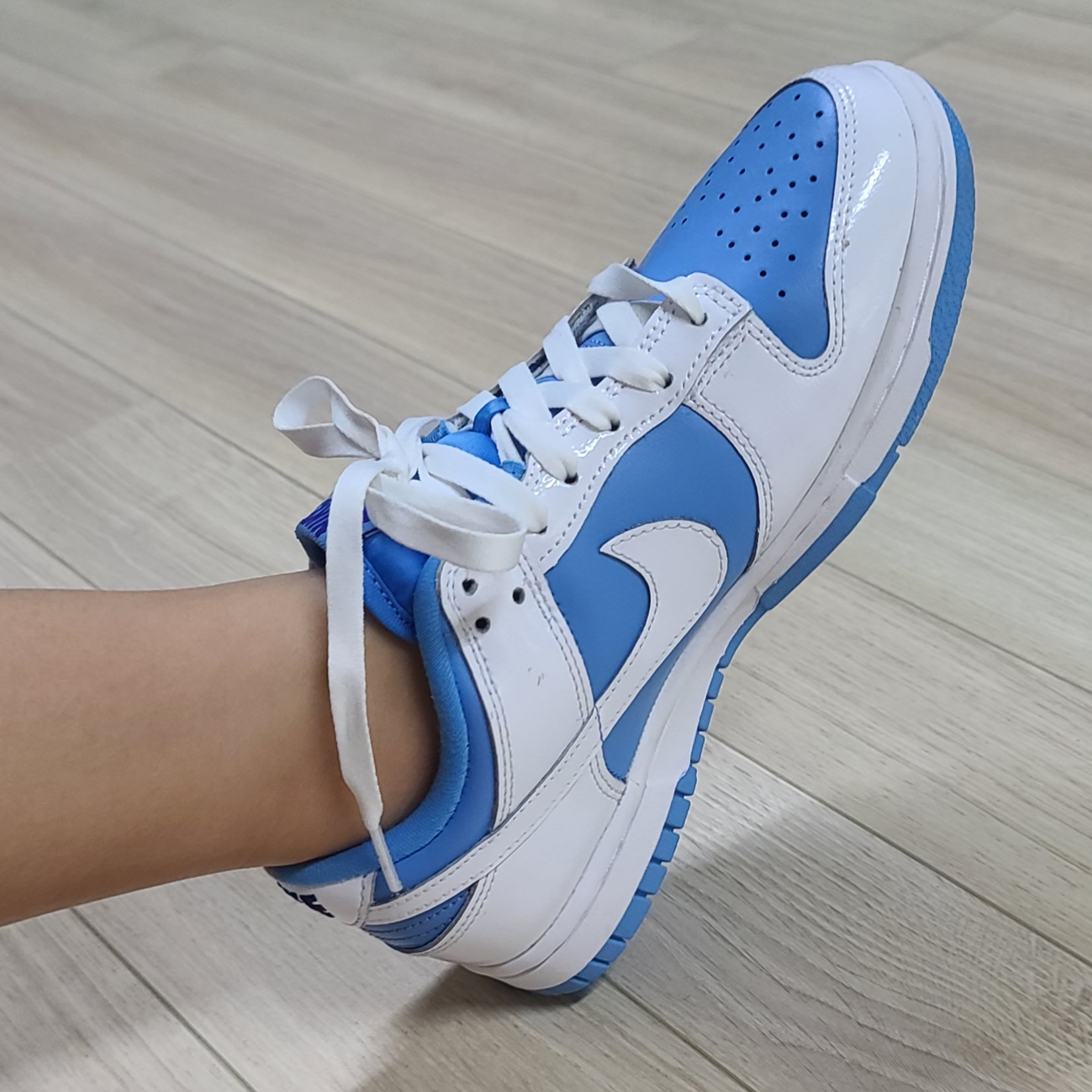 (W) Nike Dunk Low Essential University Blue 착용 스타일