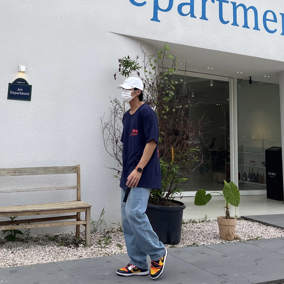 Stussy Sound of Summer T-Shirt Navy, Nike x Off-White Dunk Low University Gold Midnight Navy 착용 스타일