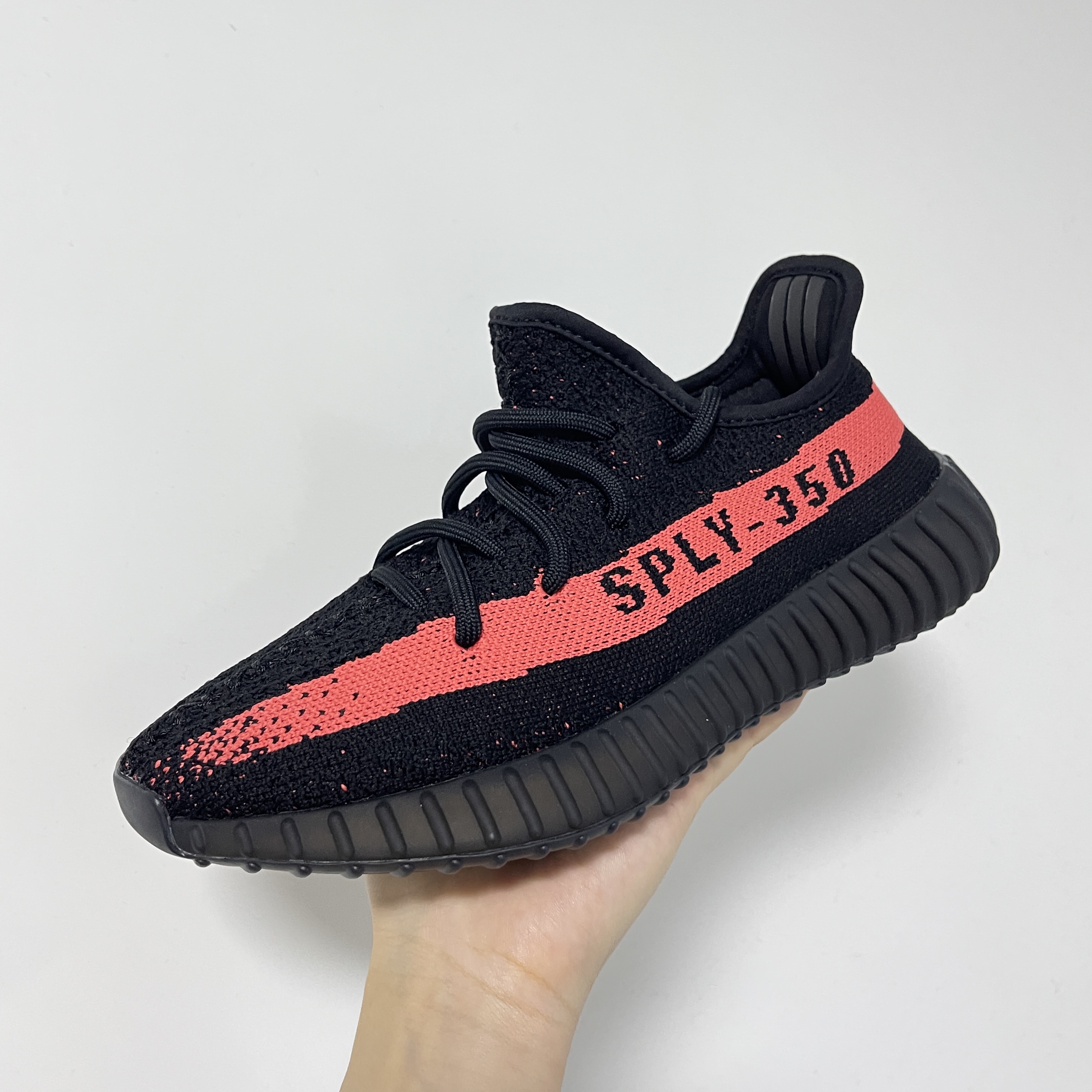 Adidas Yeezy Boost 350 V2 Core Black Red 2022/2023, Adidas Yeezy Boost 350 V2 Bone 착용 스타일 - 1