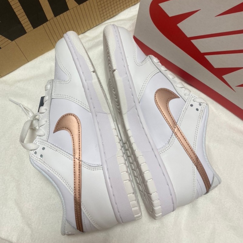 (GS) Nike Dunk Low White Rose Pink 착용 스타일 - 1