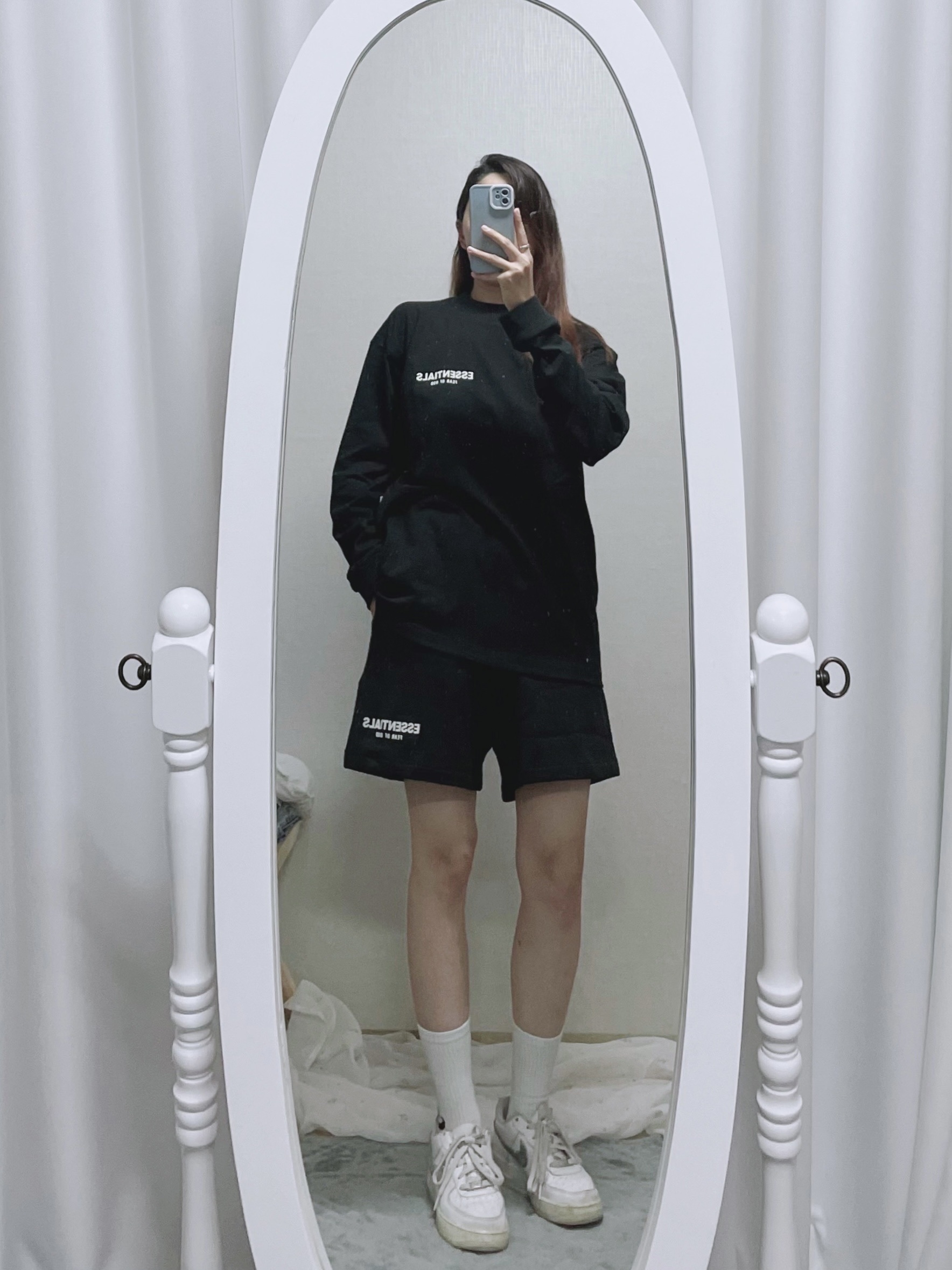 (Kids) Essentials The Core Collection Long Sleeve T-Shirt Light Oatmeal, (W) Nike Air Force 1 '07 Low White 착용 스타일 - 3