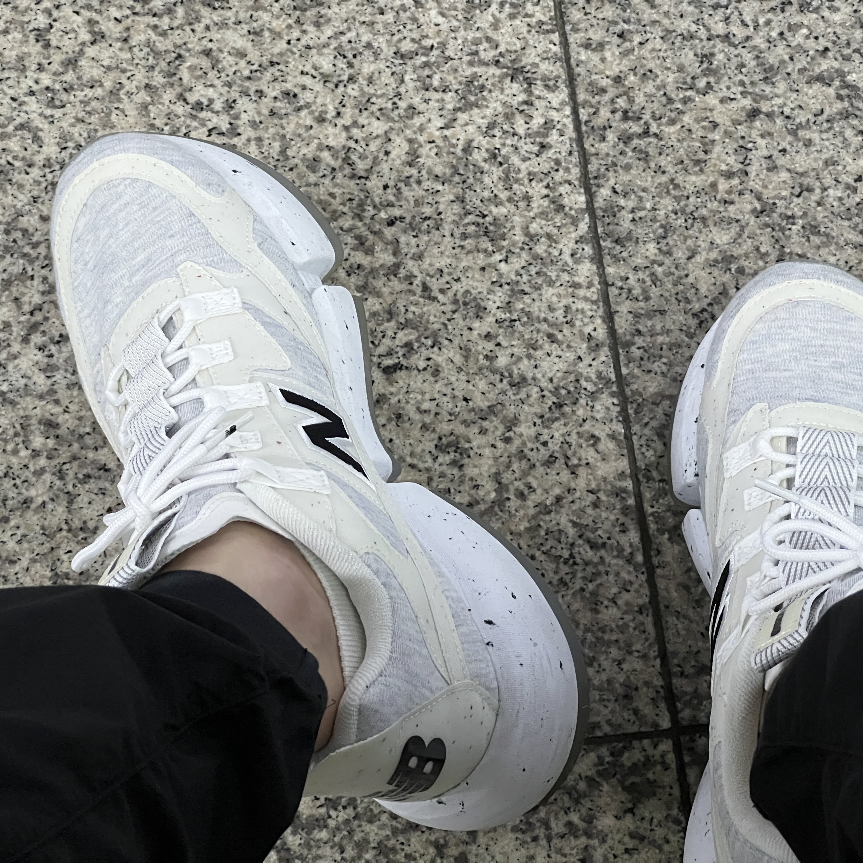 New Balance x Jaden Smith Vision Racer Natural 착용 스타일 - 2