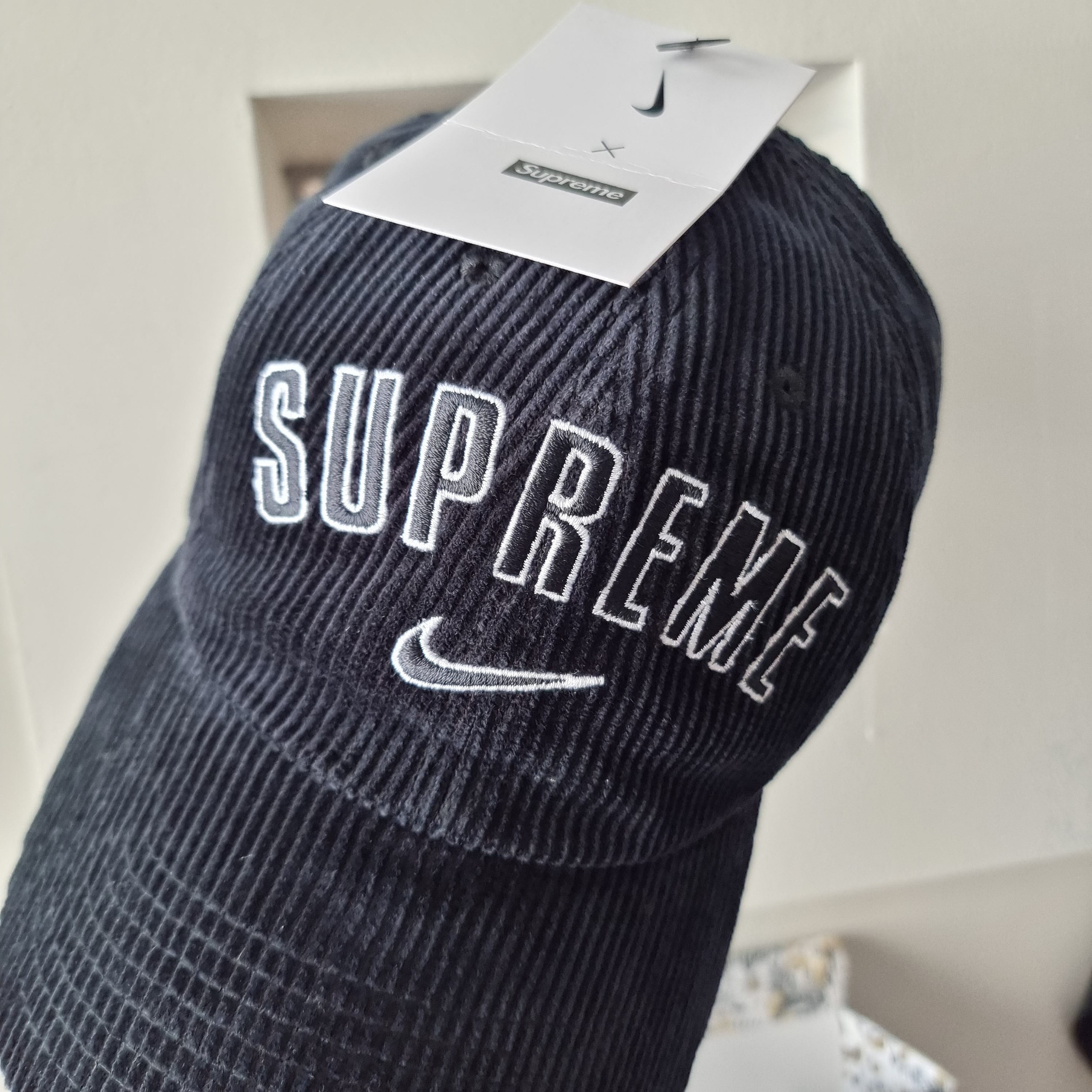 Supreme x Nike Arc Corduroy 6-Panel Black - 22SS 착용 스타일