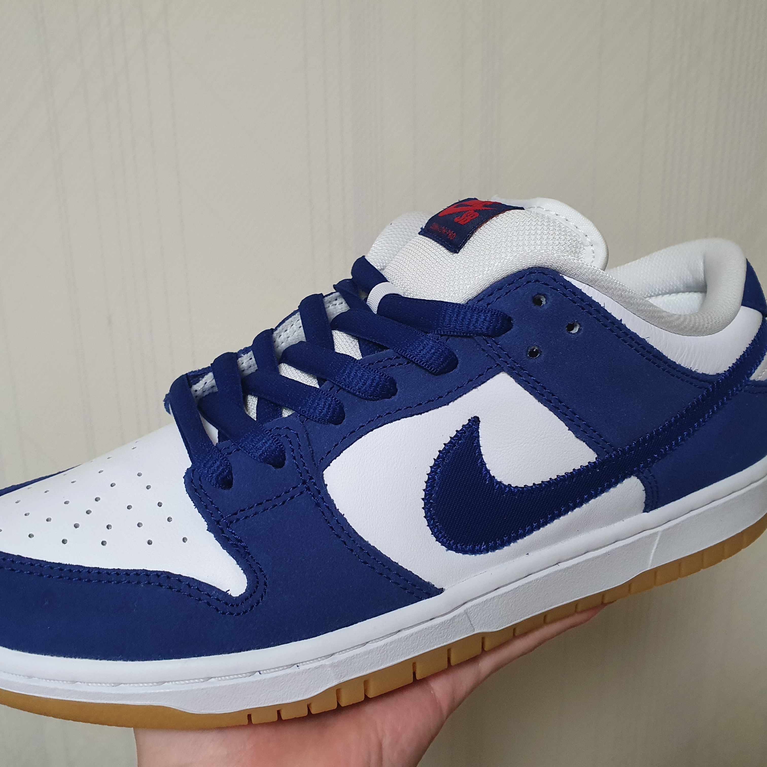 Nike SB Dunk Low Pro Premium Deep Royal Blue 착용 스타일 - 1