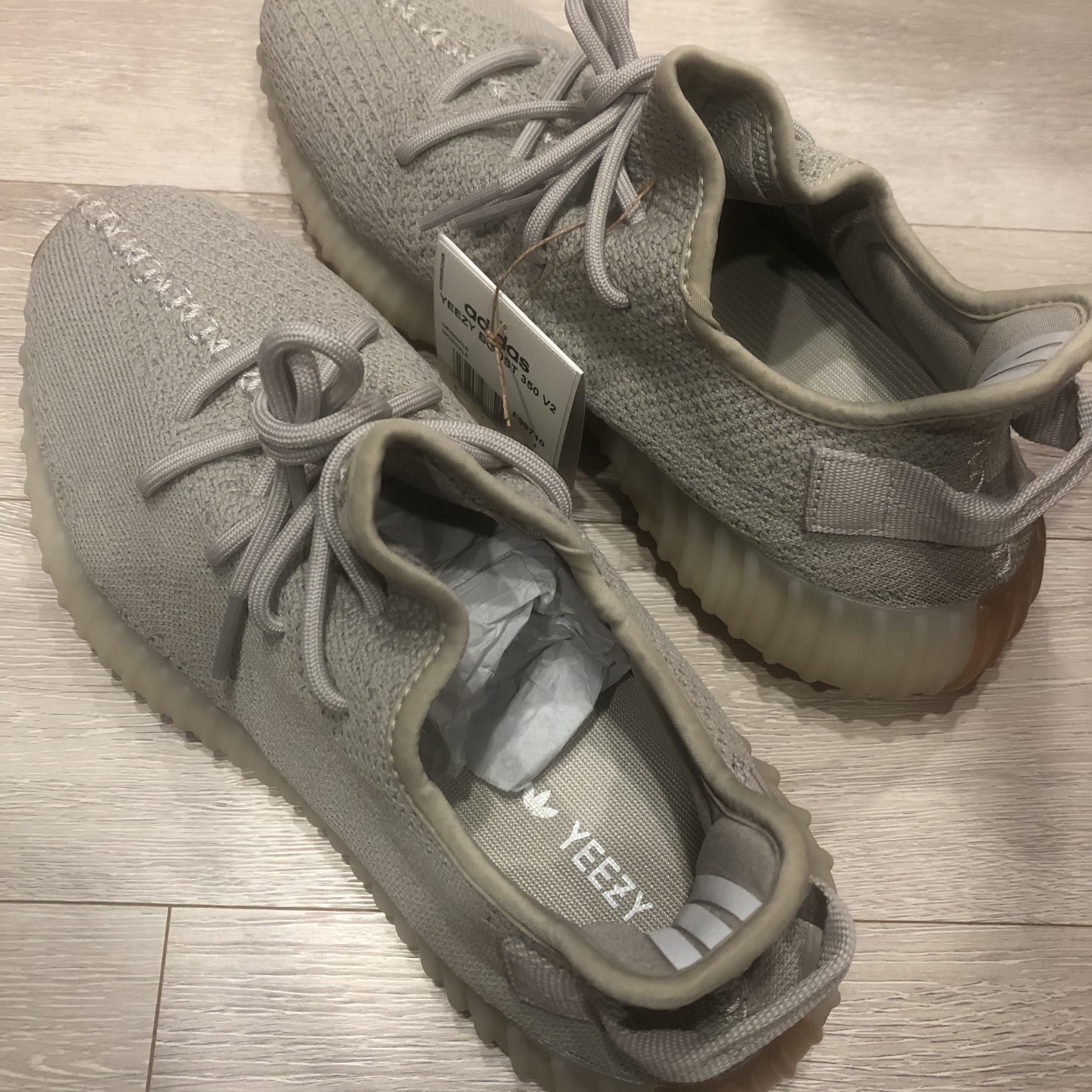 Adidas Yeezy Boost 350 V2 Sesame 2022 착용 스타일