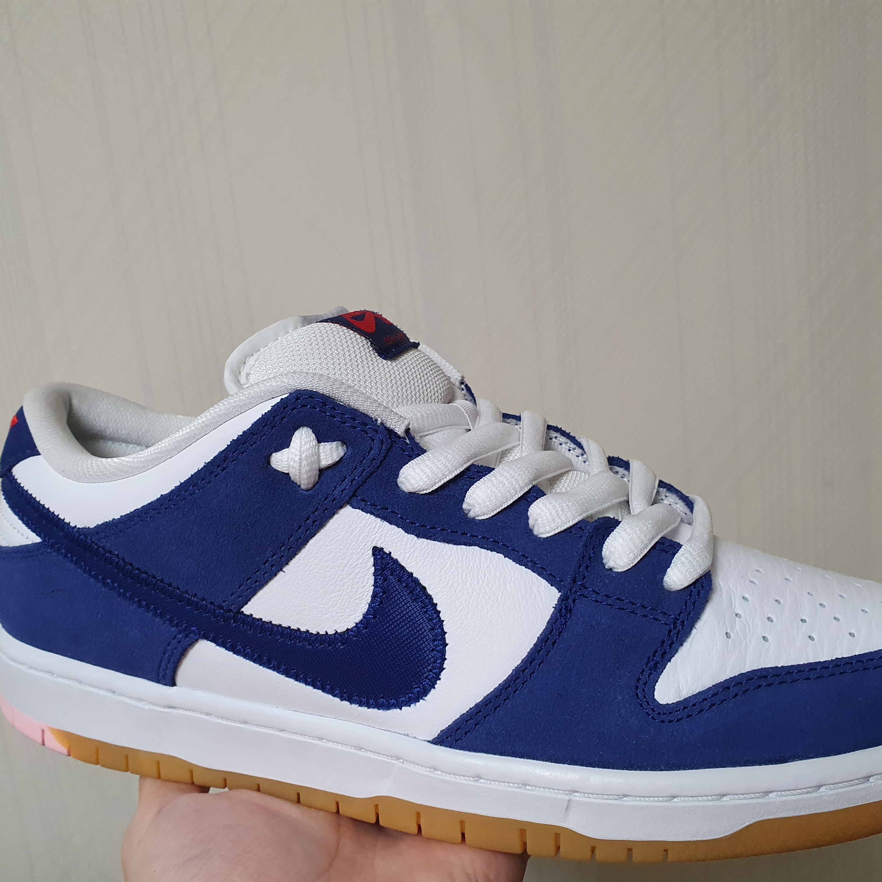Nike SB Dunk Low Pro Premium Deep Royal Blue 착용 스타일 - 3