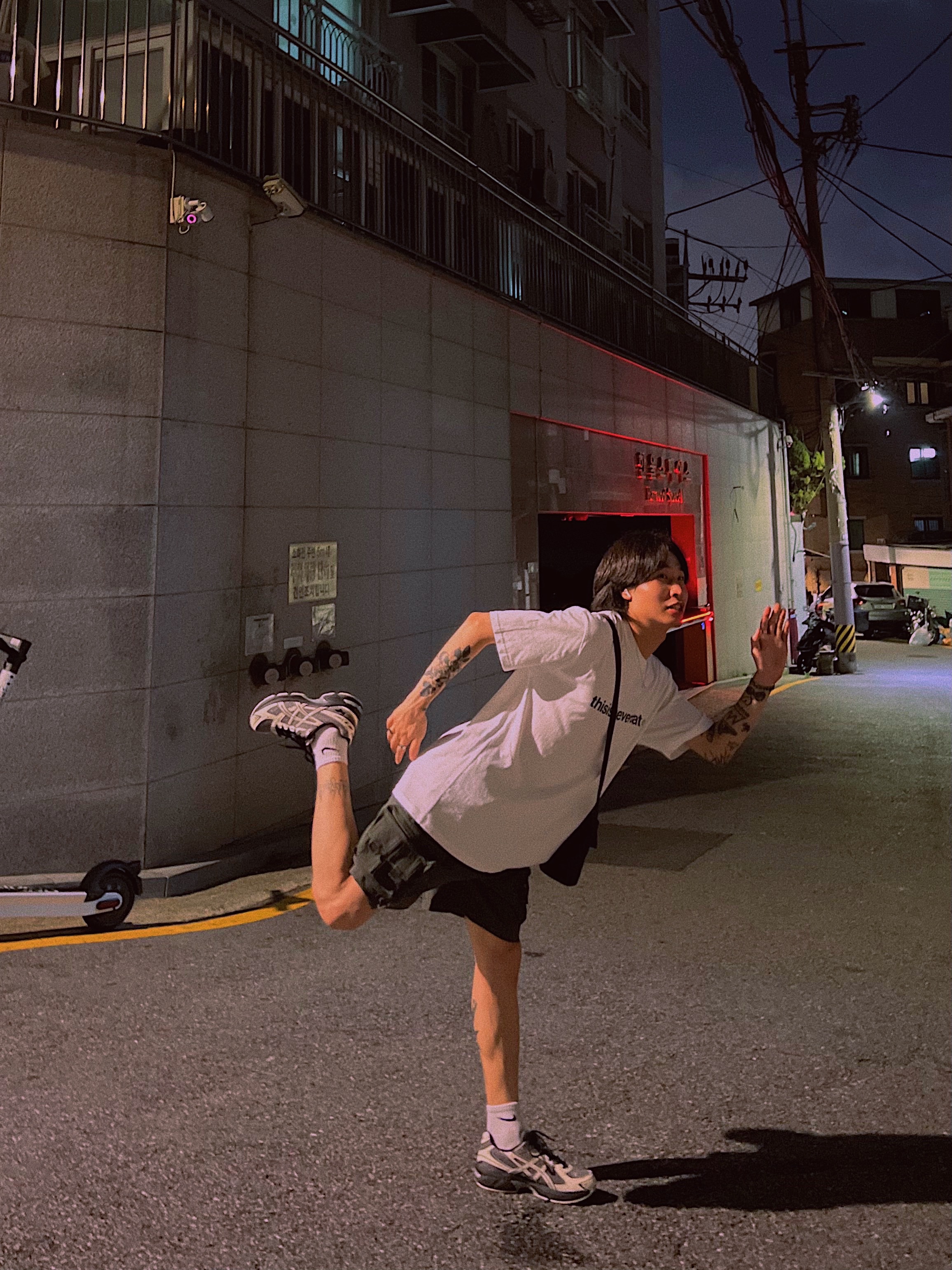 Asics x I4P Gel-1130 Mink Glacier Grey, Nike ACG Cargo Shorts Sequoia - Asia 착용 스타일 - 1