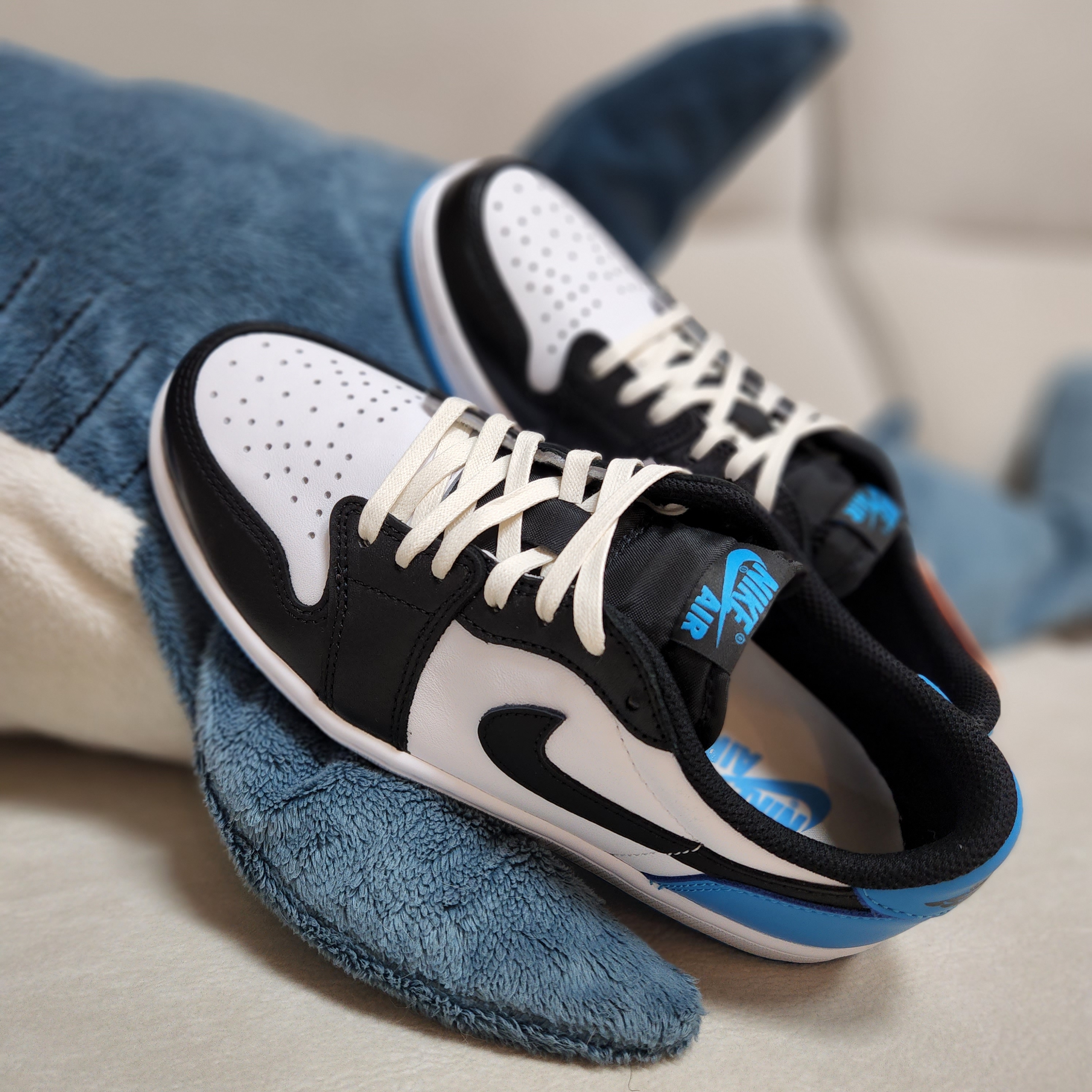 Jordan 1 Retro Low OG Black and Dark Powder Blue, (W) Jordan 1 Retro Low OG Black and Dark Powder Blue 착용 스타일 - 2