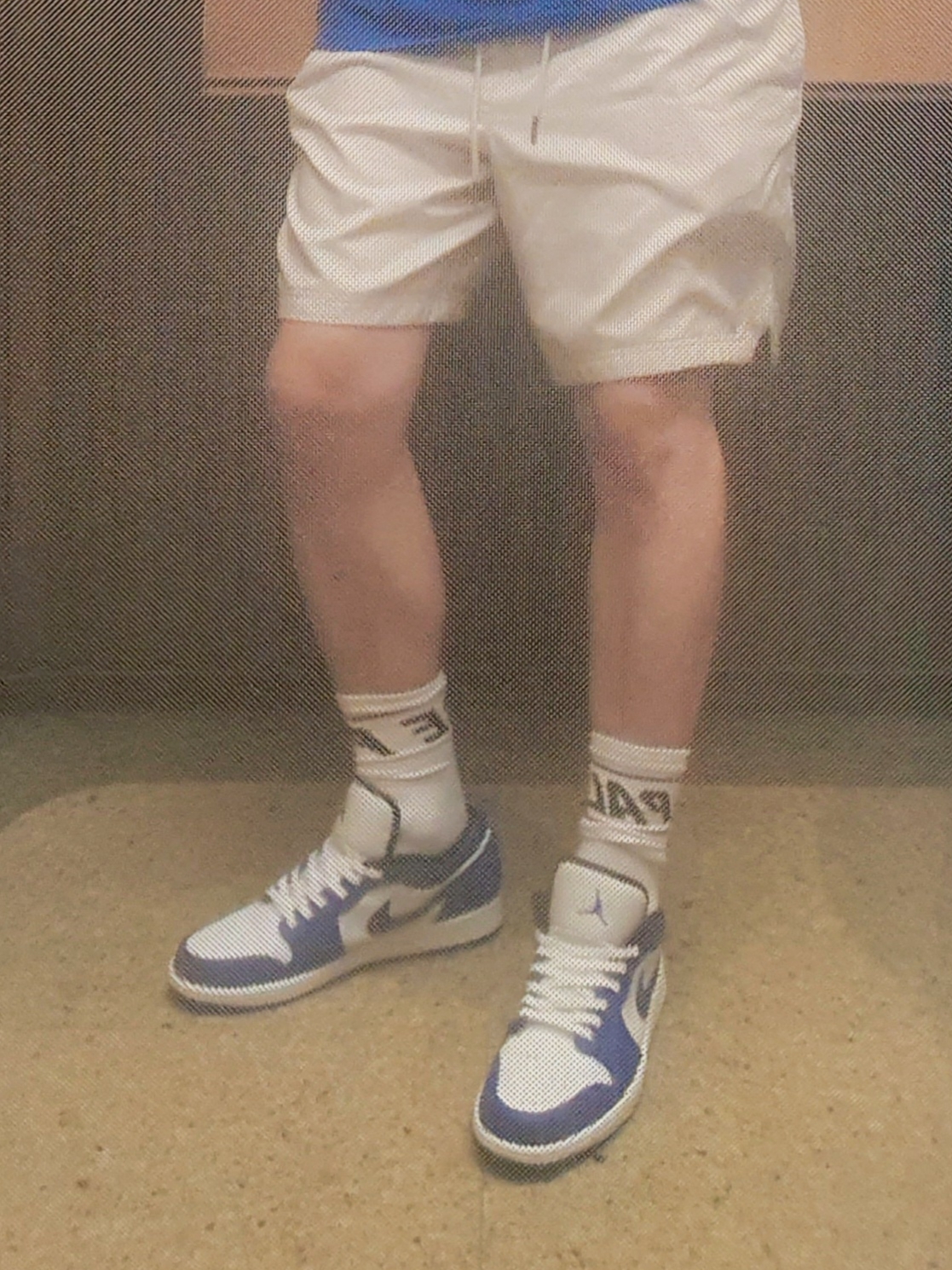 Jordan 1 Low Hyper Royal 착용 스타일