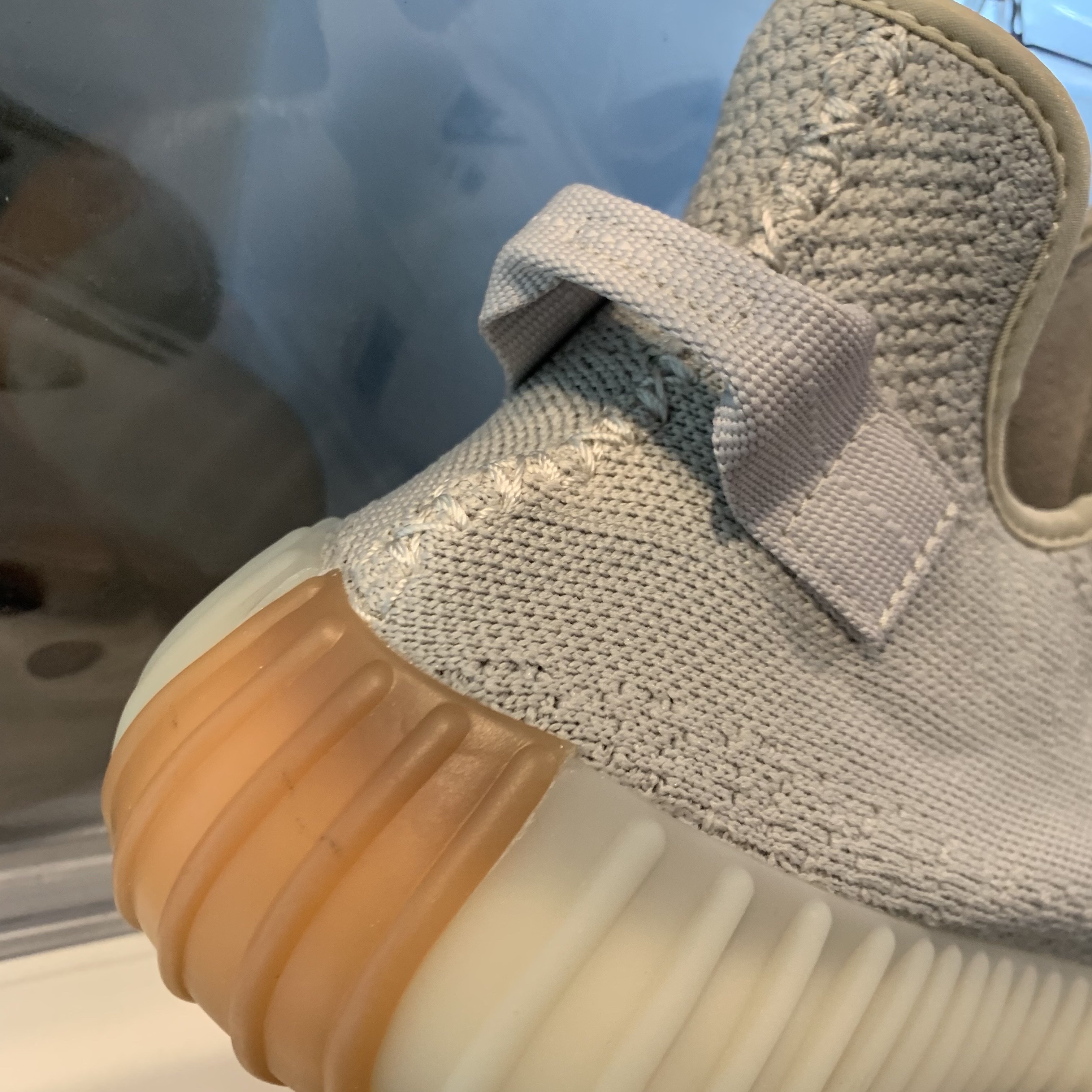 Adidas Yeezy Boost 350 V2 Sesame 2022, Nike x Peaceminusone Air Force 1 Low Para-Noise 2.0 착용 스타일 - 2