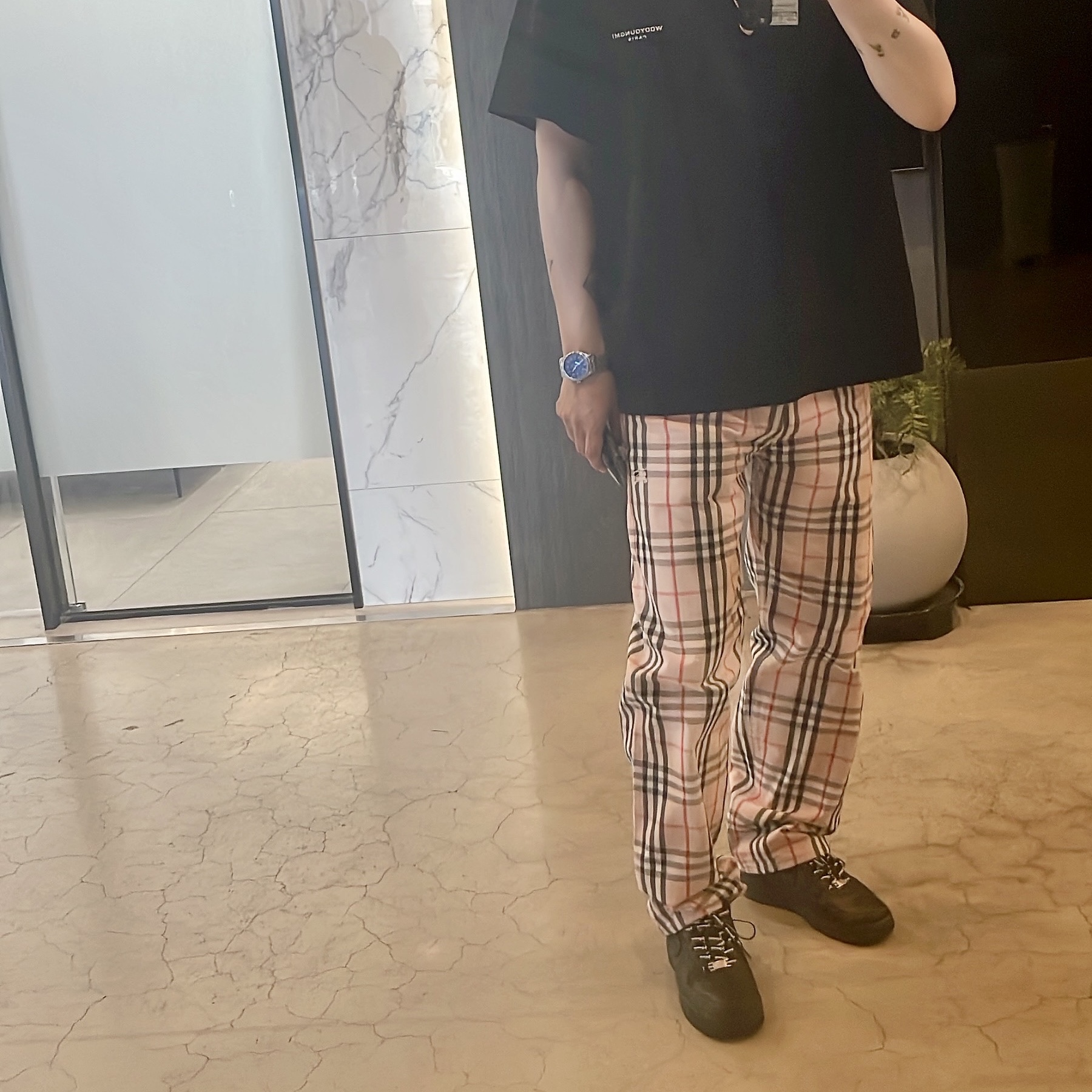 Supreme x Burberry Regular Jean Pink - 22SS, Nike x Supreme Air Force 1 Low Black 착용 스타일