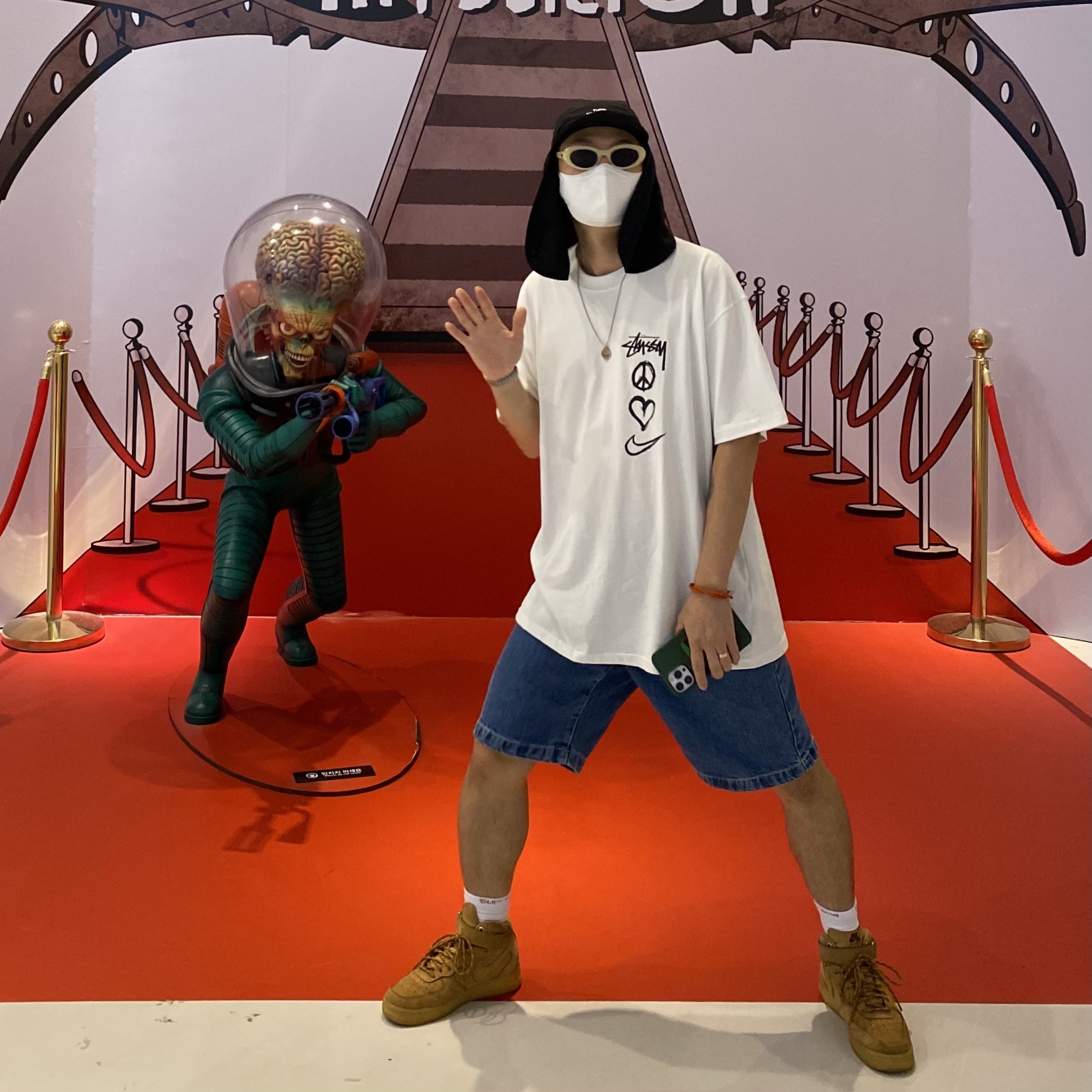 Nike x Stussy NRG RA T-Shirt Summit White (DM4942-121), Nike Air Force 1 Mid '07 WB Flax 착용 스타일