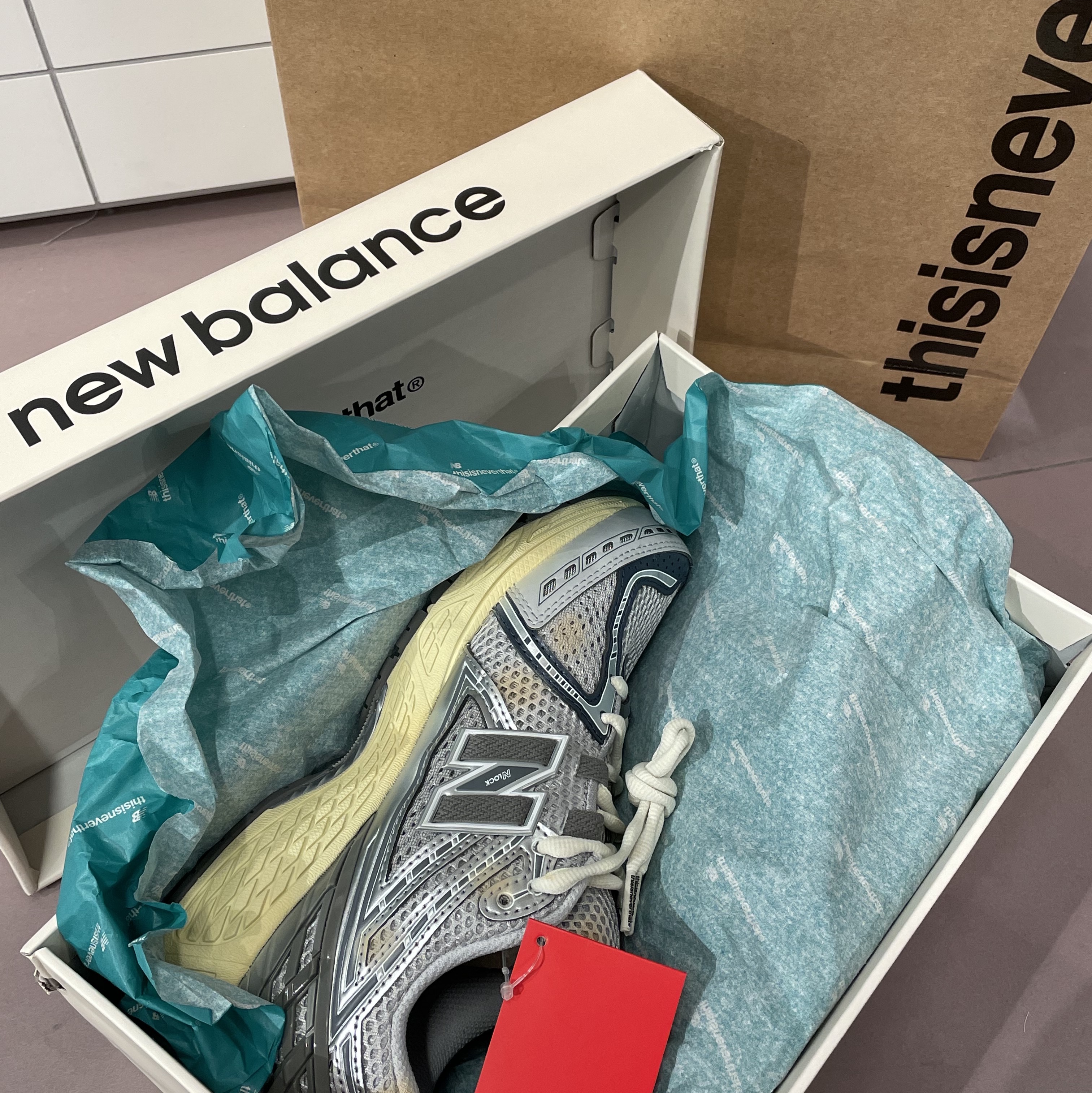 New Balance x Thisisneverthat 1906R 2022 Downtown Run 착용 스타일