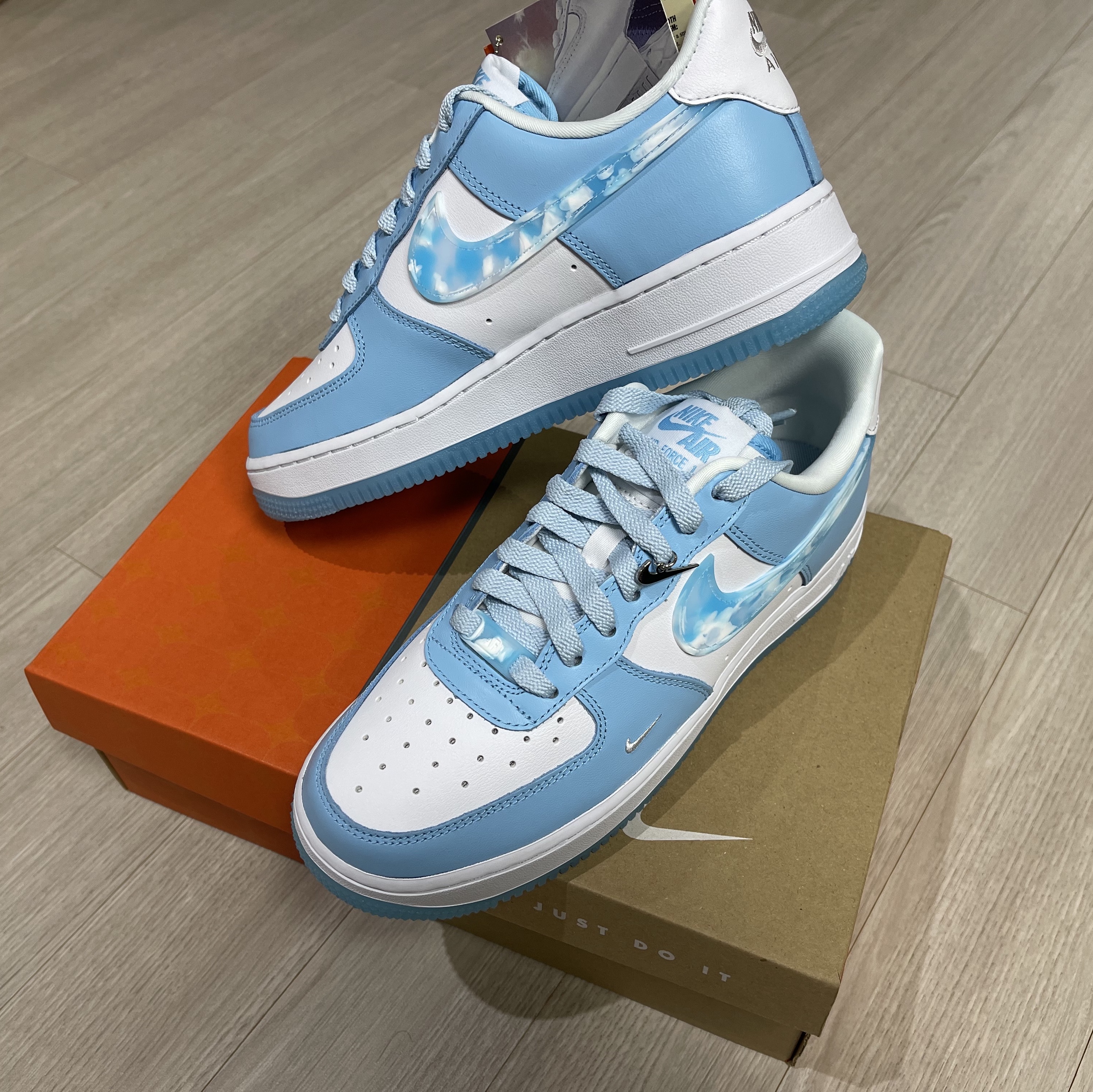 (W) Nike Air Force 1 '07 LX Celestine Blue 착용 스타일