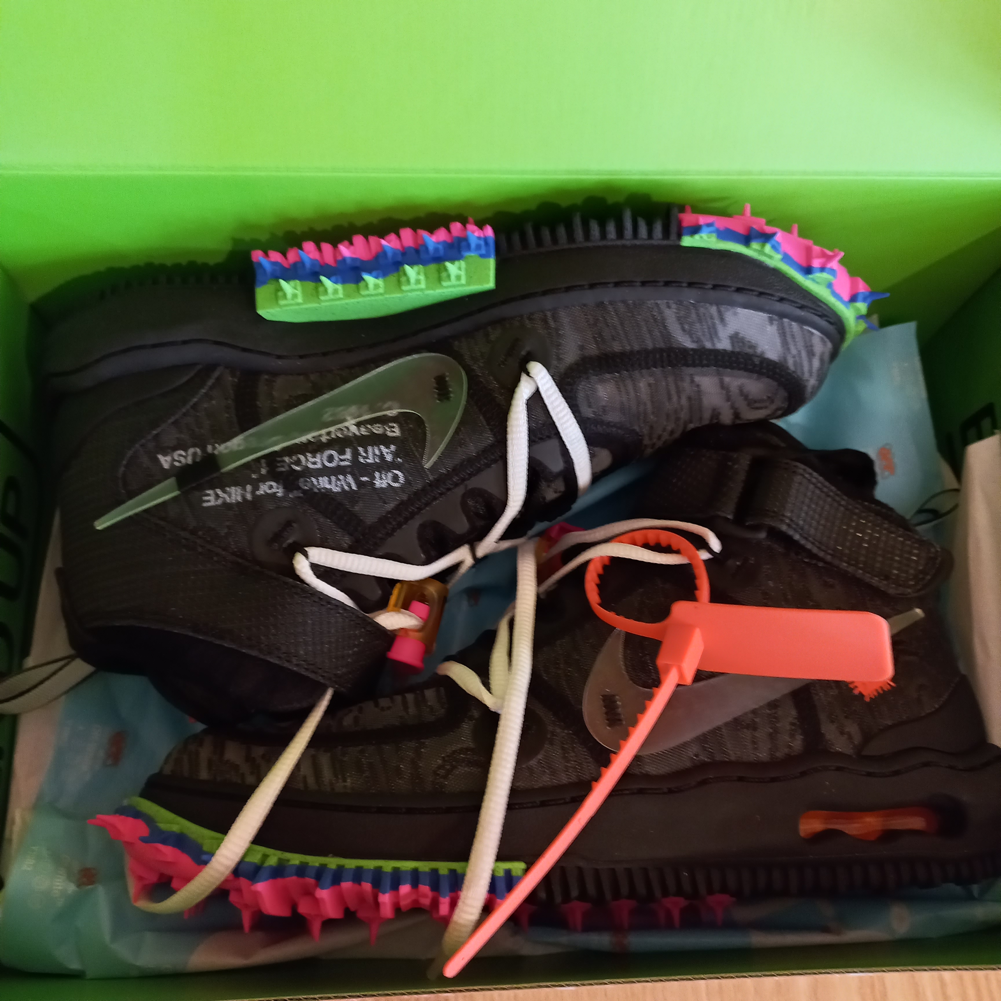 Nike x Off-White Air Force 1 Mid SP Black 착용 스타일 - 1