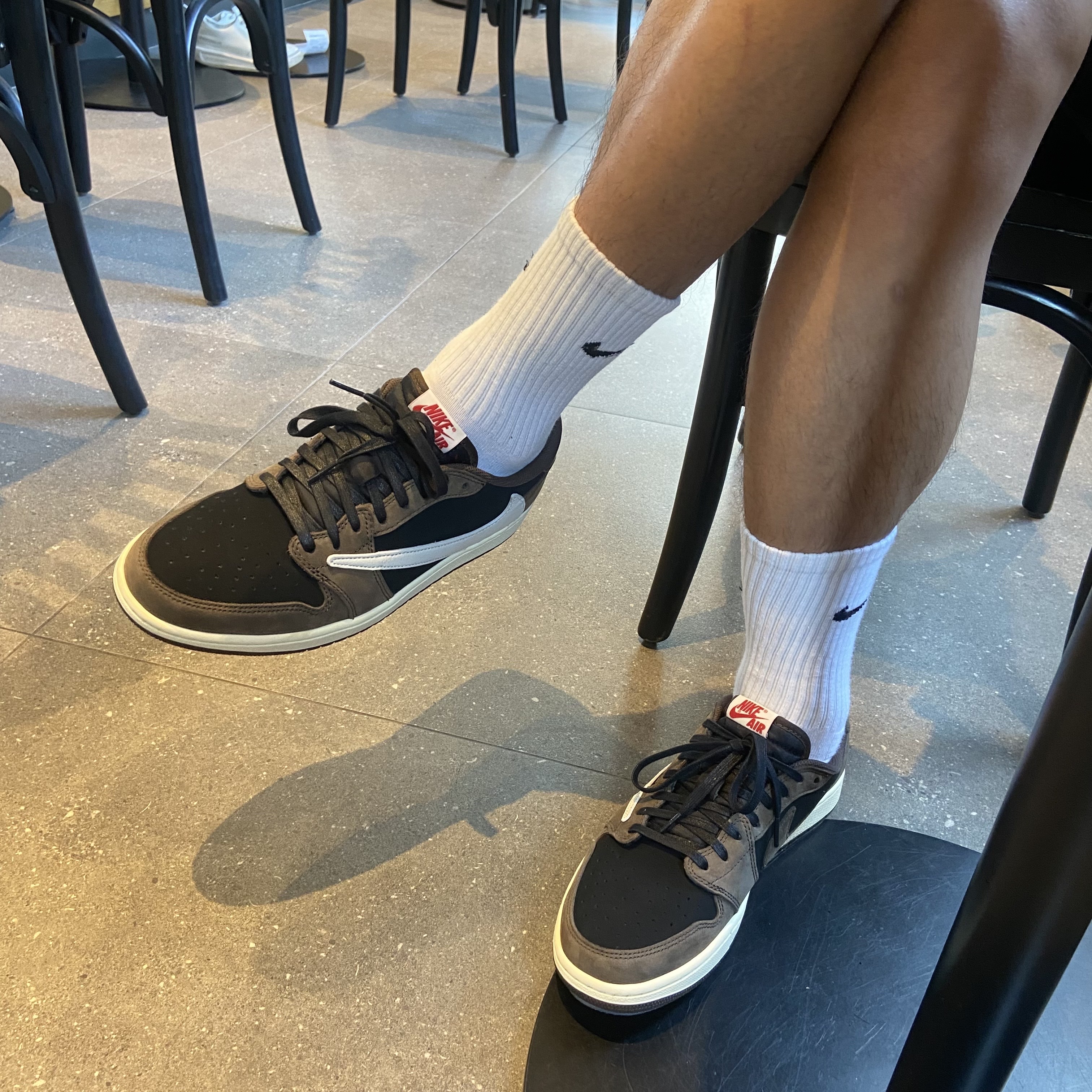 Jordan 1 x Travis Scott Retro Low OG SP Mocha 착용 스타일