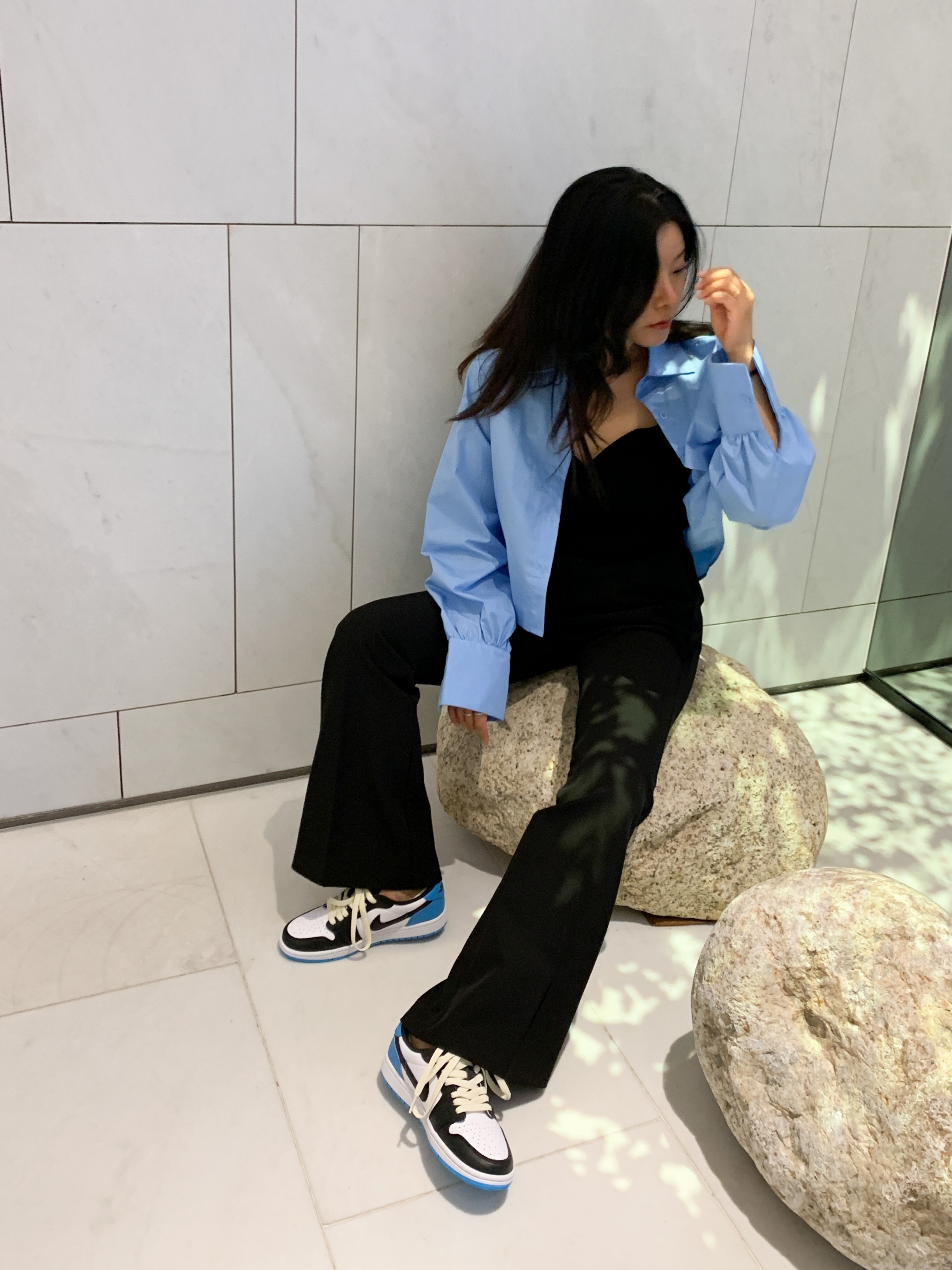 Jordan 1 Retro Low OG Black and Dark Powder Blue, (W) Jordan 1 Retro Low OG Black and Dark Powder Blue 착용 스타일 - 2