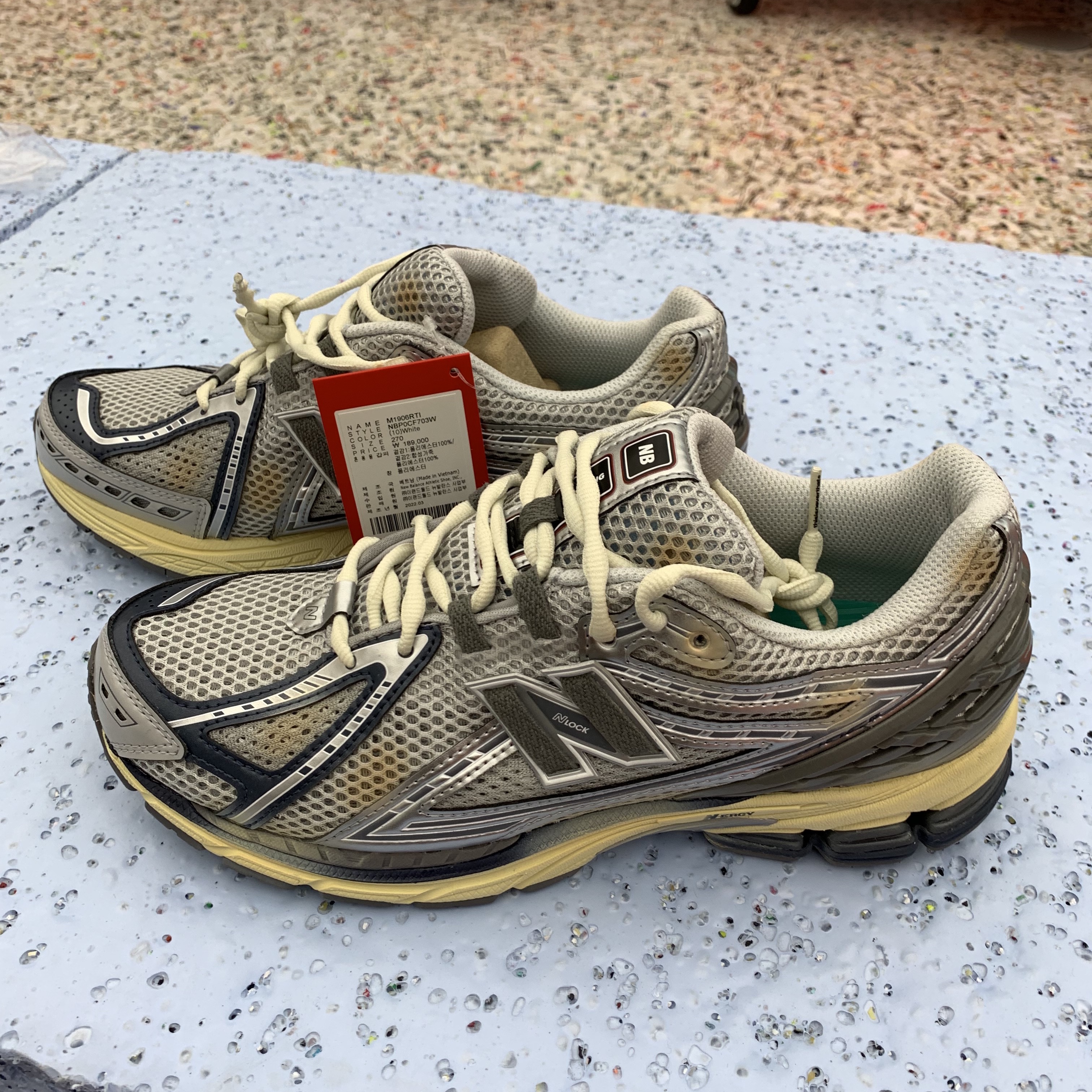 New Balance x Thisisneverthat 1906R 2022 Downtown Run 착용 스타일 - 1