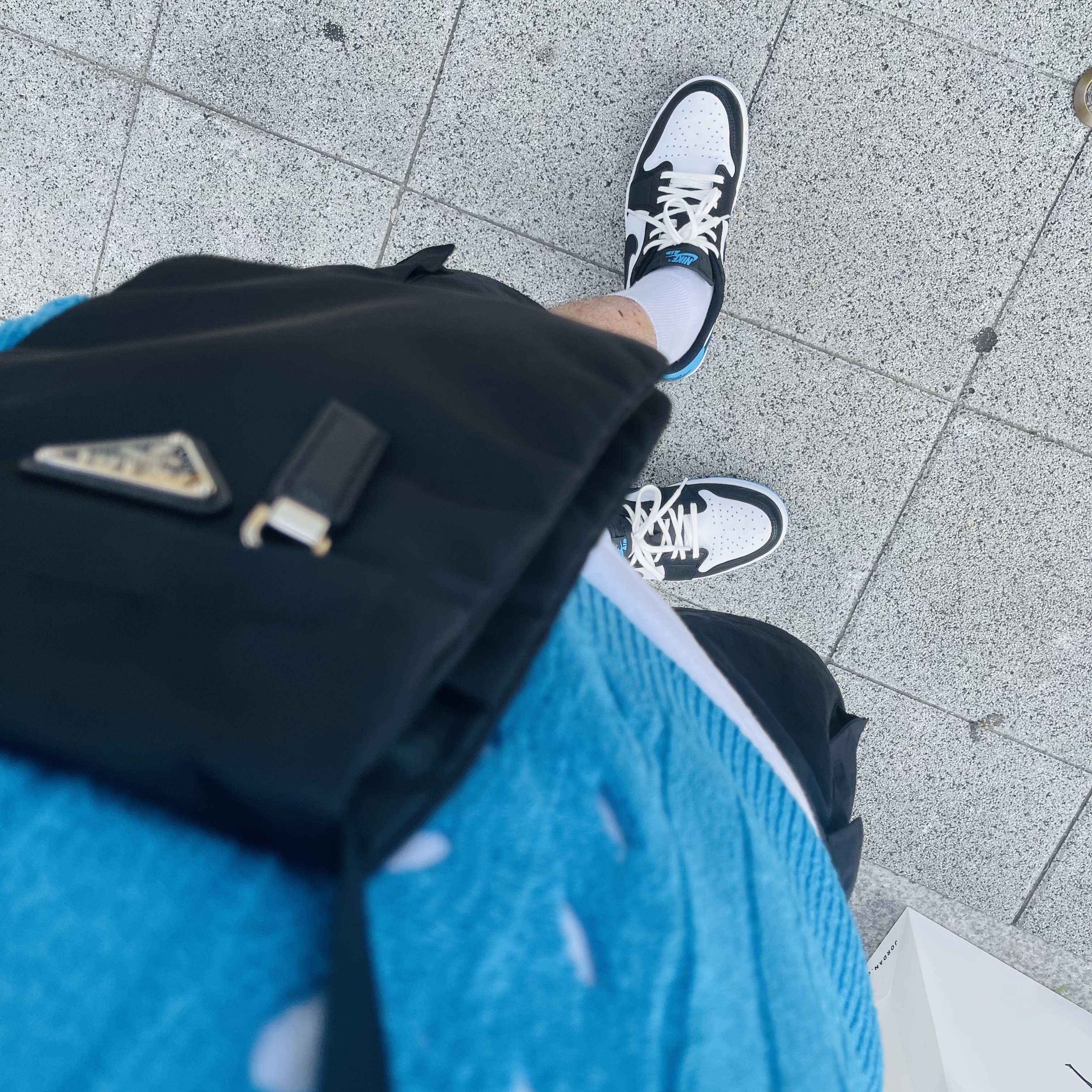 Jordan 1 Retro Low OG Black and Dark Powder Blue 착용 스타일