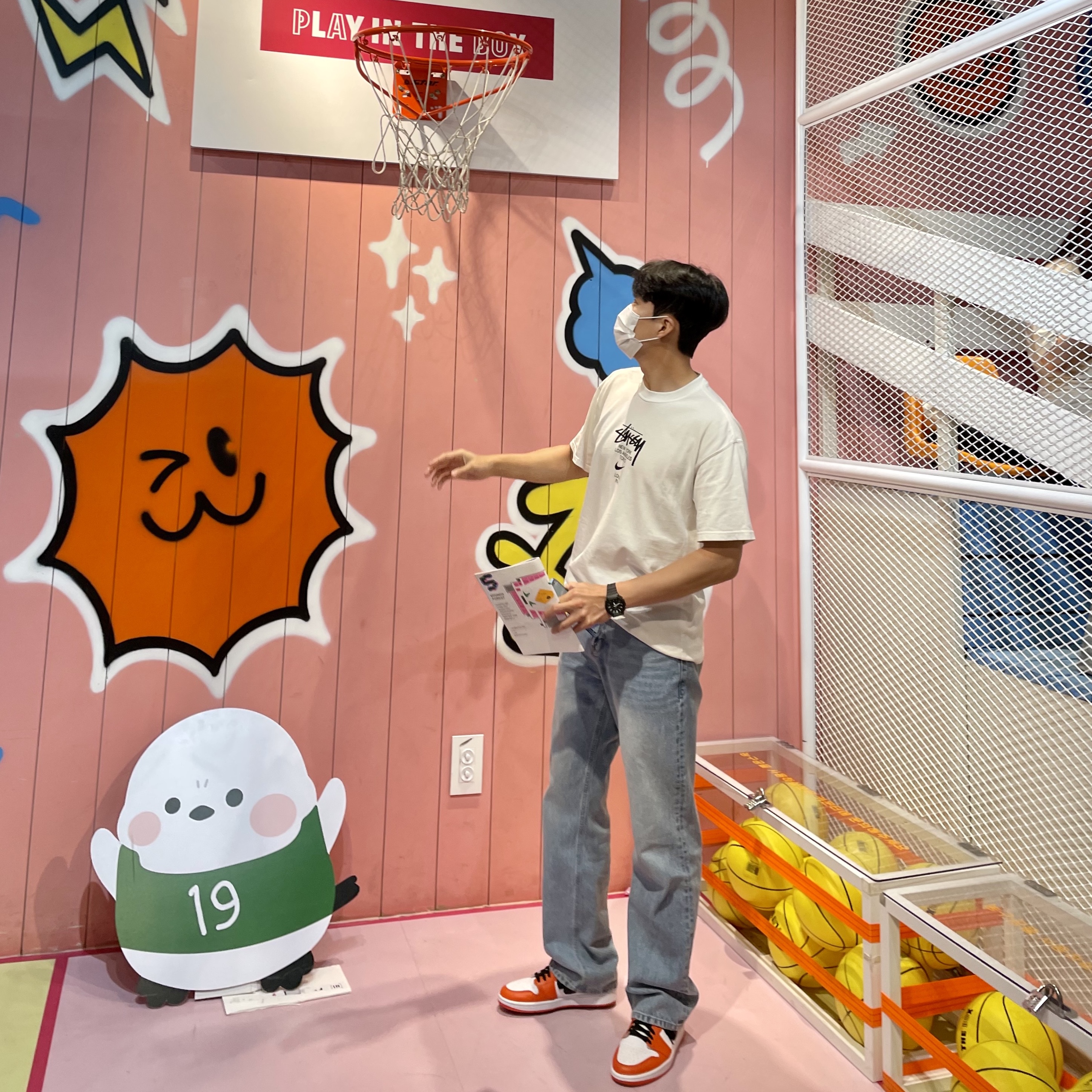 (W) Jordan 1 Low OG Starfish, Nike x Stussy WT T-Shirt White - US/EU 착용 스타일 - 1