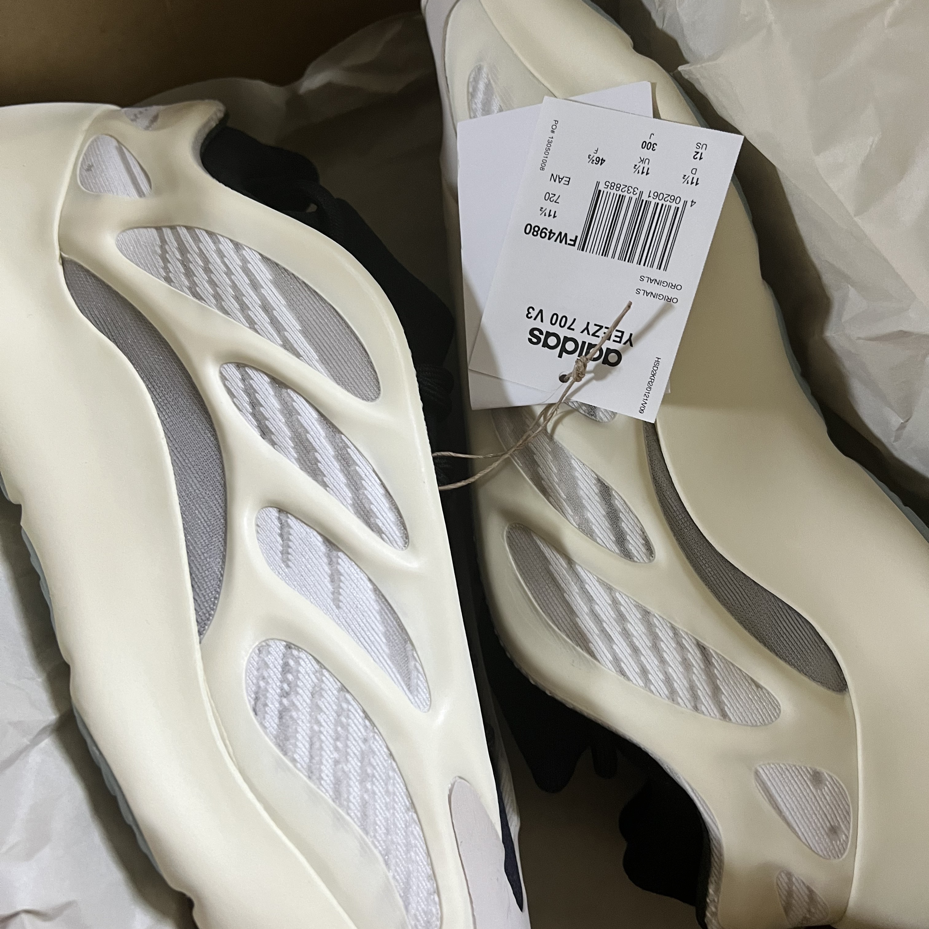 Adidas Yeezy 700 V3 Azael 2022/2023 착용 스타일