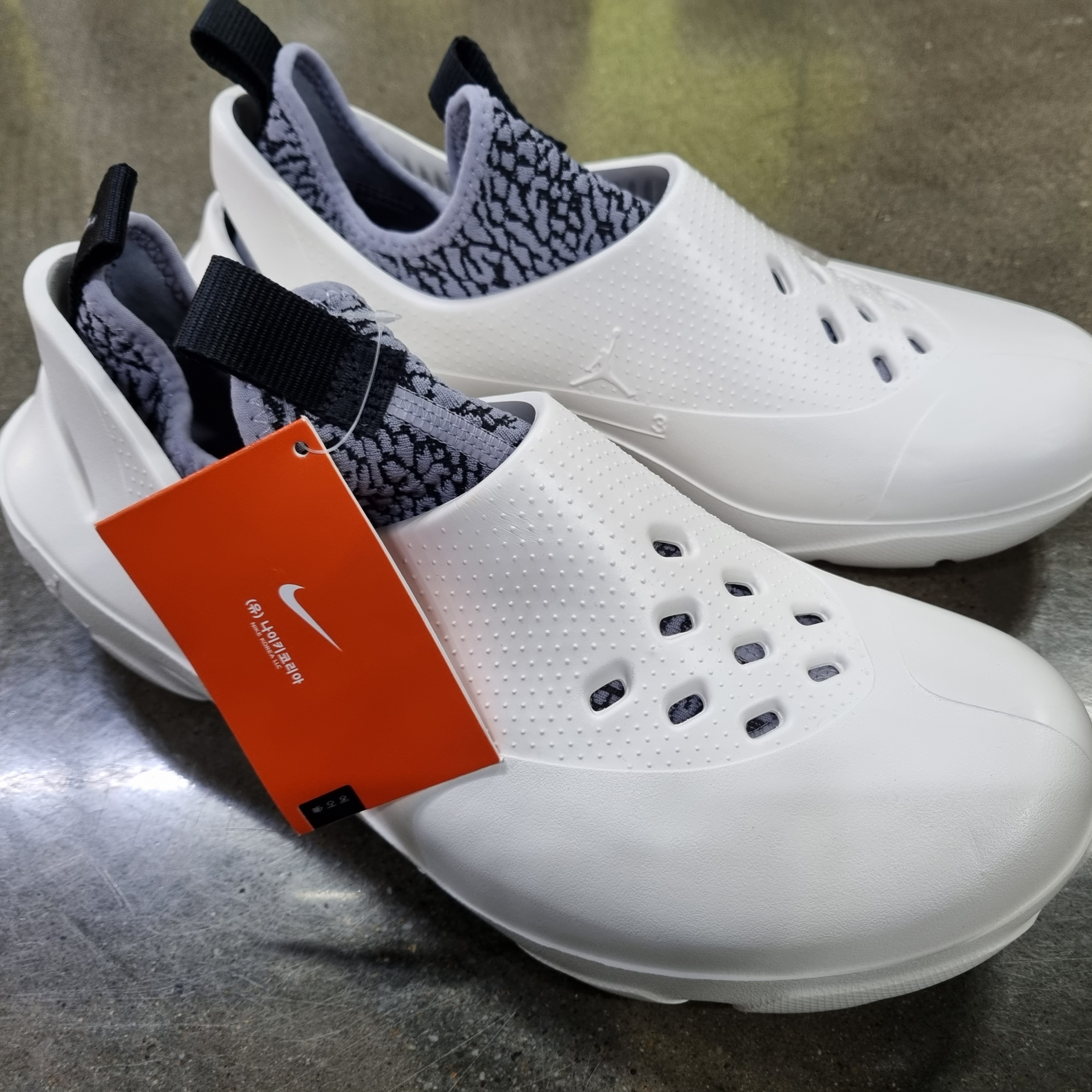 Jordan System .23 Sail and Cement Grey 착용 스타일 - 4