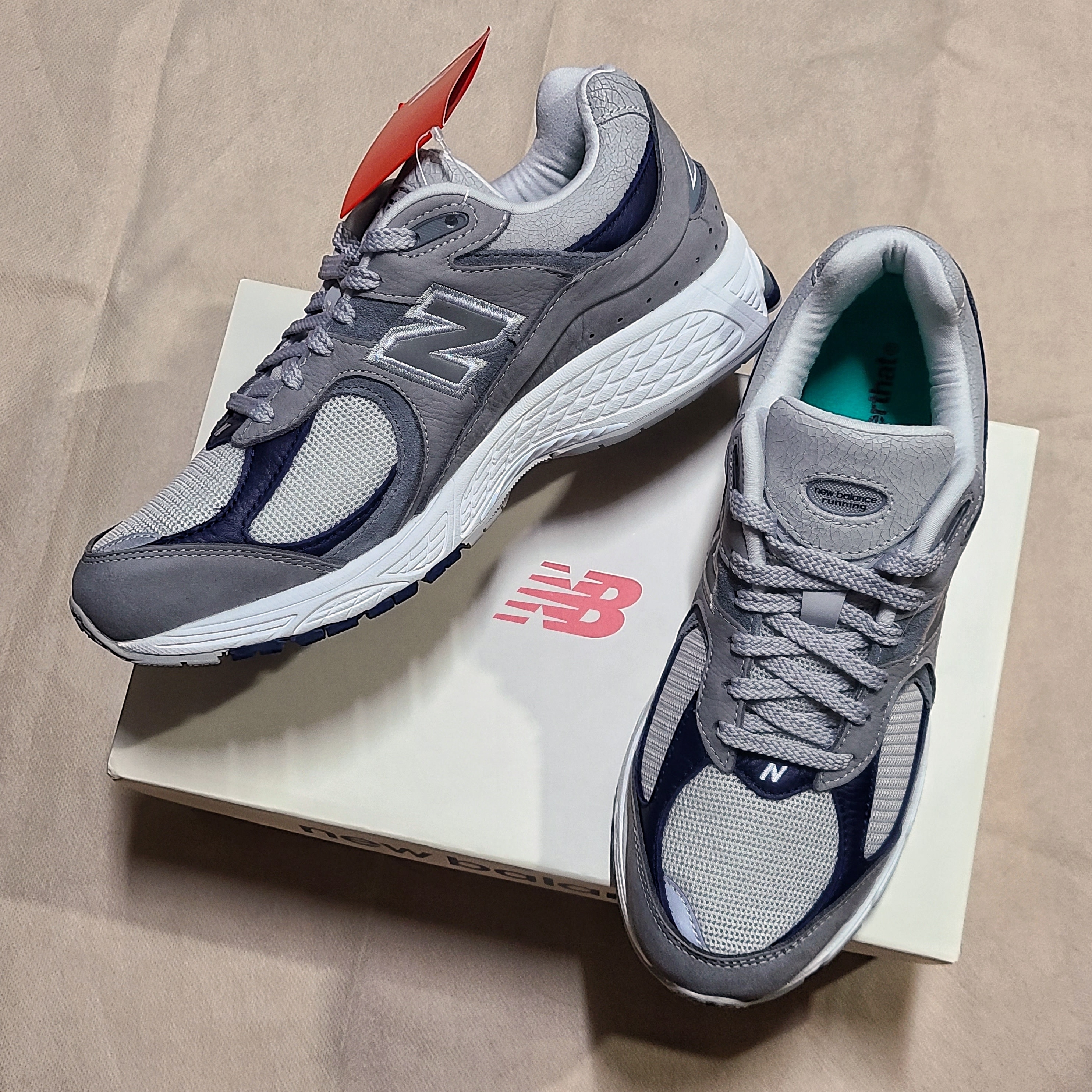 New Balance x Thisisneverthat 2002R 2022 Downtown Run 착용 스타일