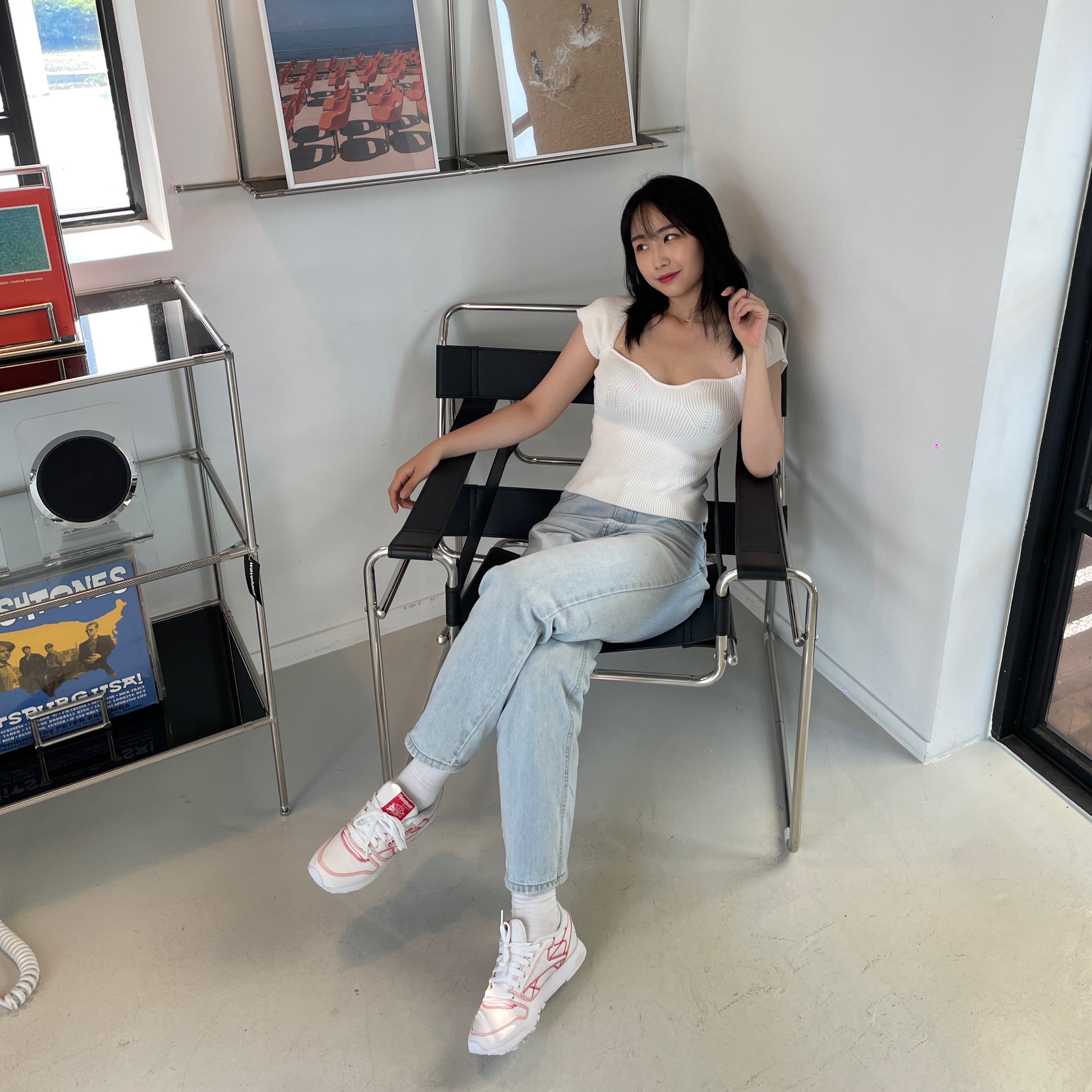 Reebok x Kanghyuk Premier Road Modern Mid White Red, Reebok x Kanghyuk Classic Leather White Primal Red 착용 스타일 - 1