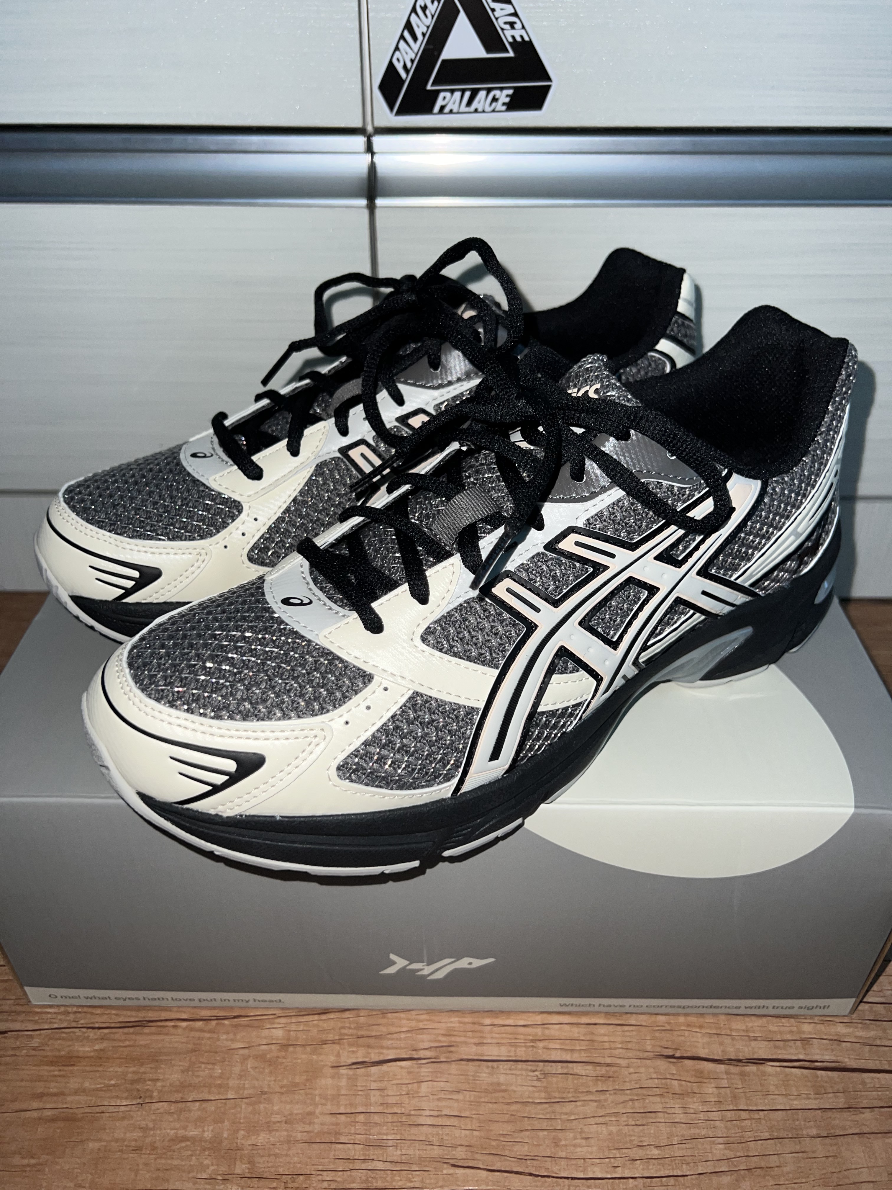 Stussy Fire Dice T-Shirt Black, Asics x I4P Gel-1130 Mink Glacier Grey 착용 스타일 - 2