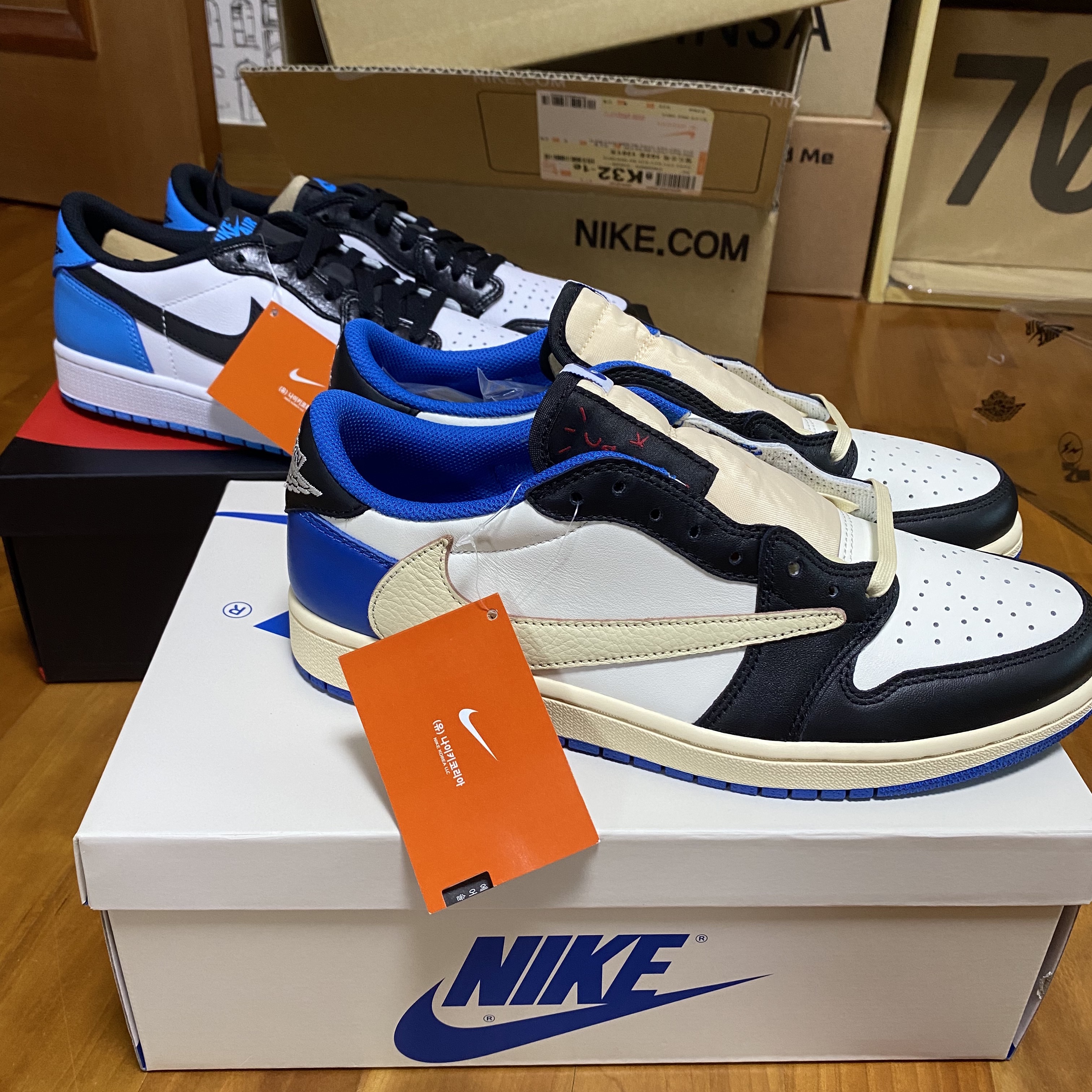 Jordan 1 x Travis Scott x Fragment Retro Low OG SP Military Blue, Jordan 1 Retro Low OG Black and Dark Powder Blue 착용 스타일 - 1