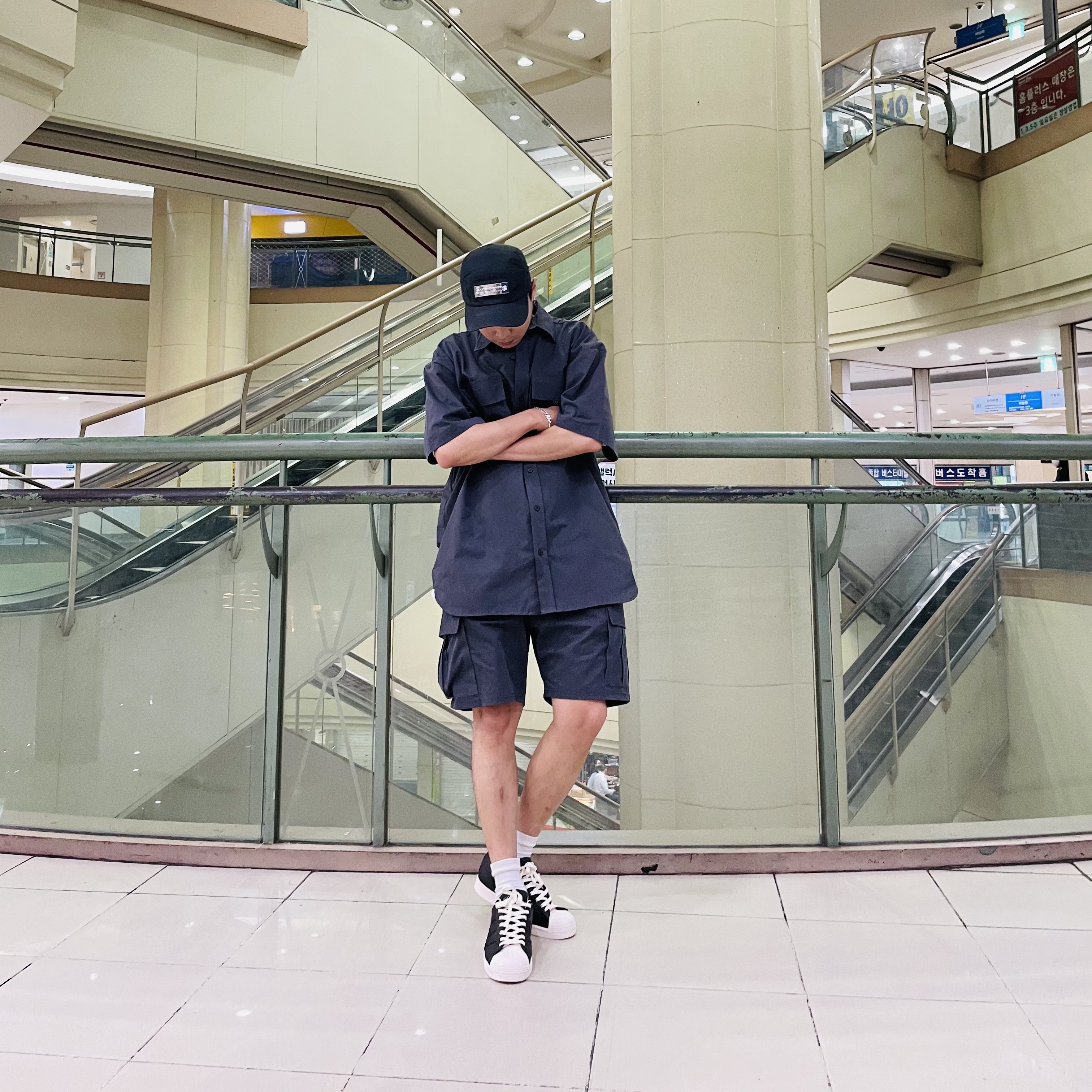 Supreme Mirror Camp Cap Black - 21FW, Adidas Superstar 82 Black Chalk White 착용 스타일