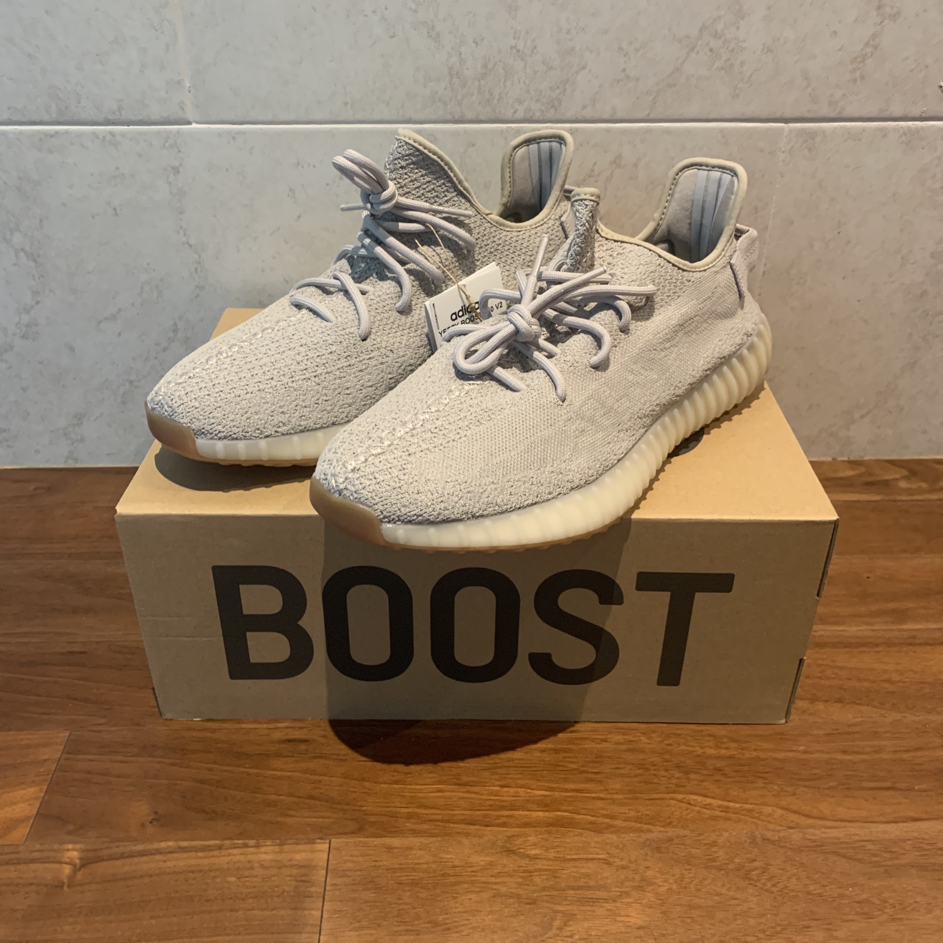 Adidas Yeezy Boost 350 V2 Sesame 2022 착용 스타일