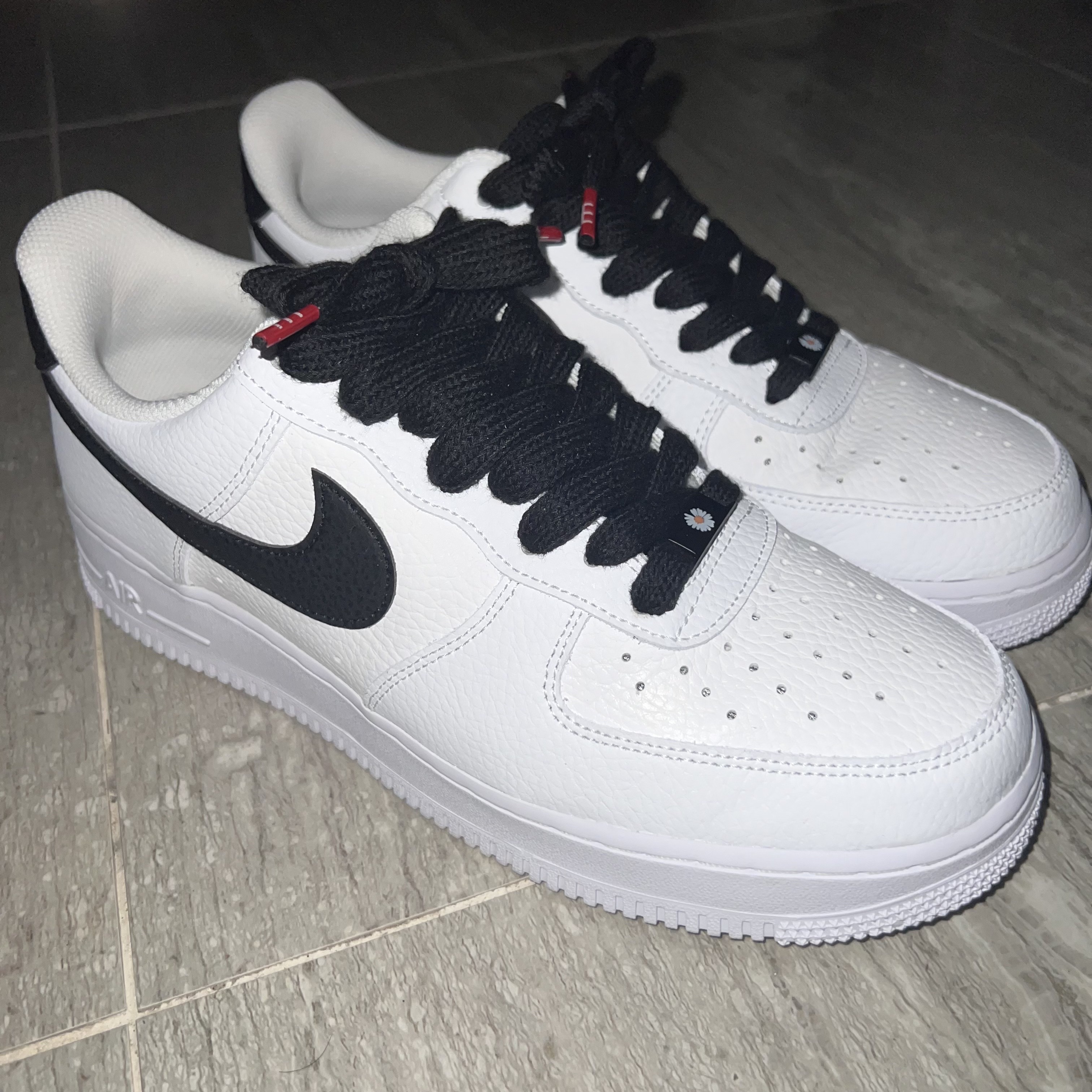 Nike Air Force 1 '07 White Black 착용 스타일 - 2