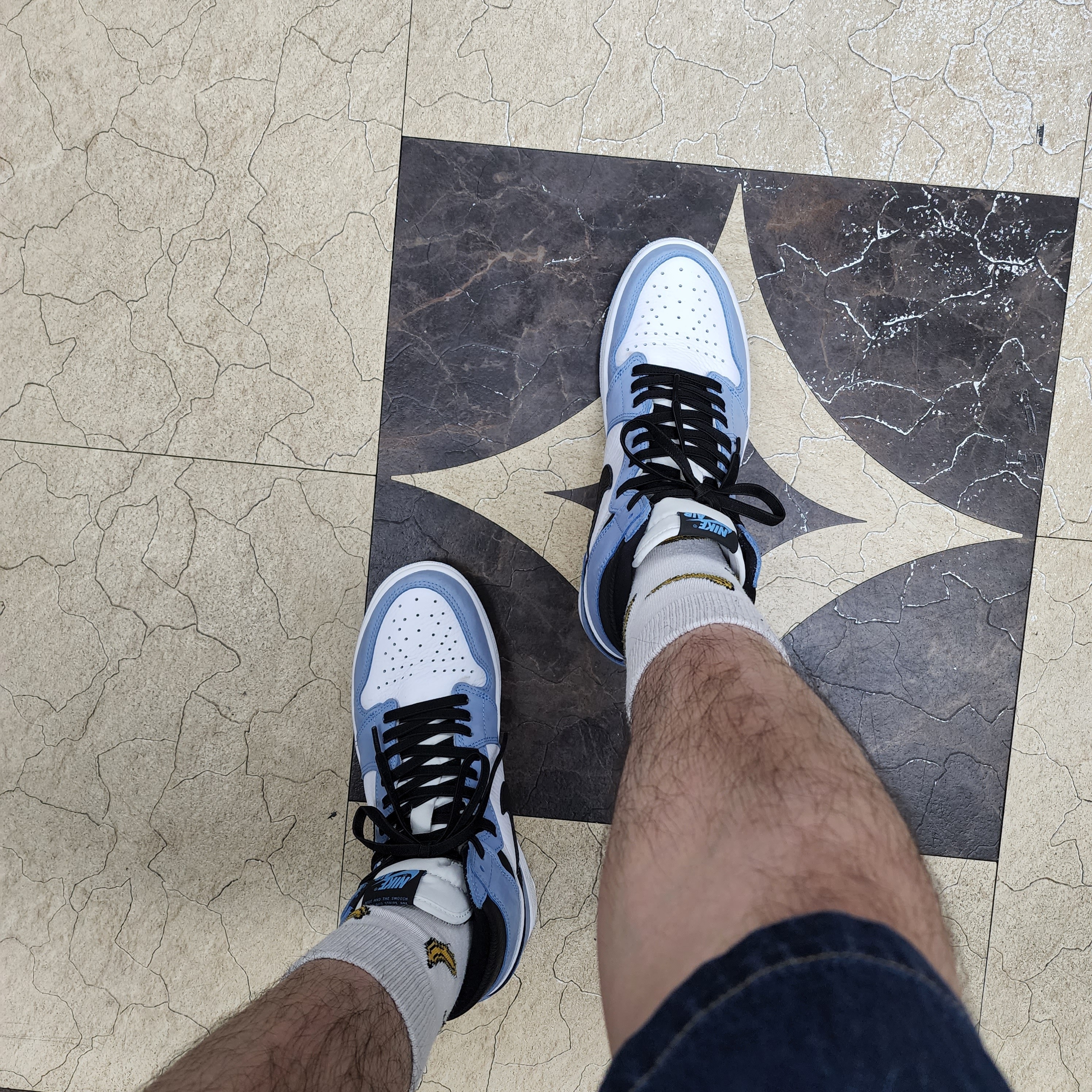 Jordan 1 Retro High OG University Blue 착용 스타일