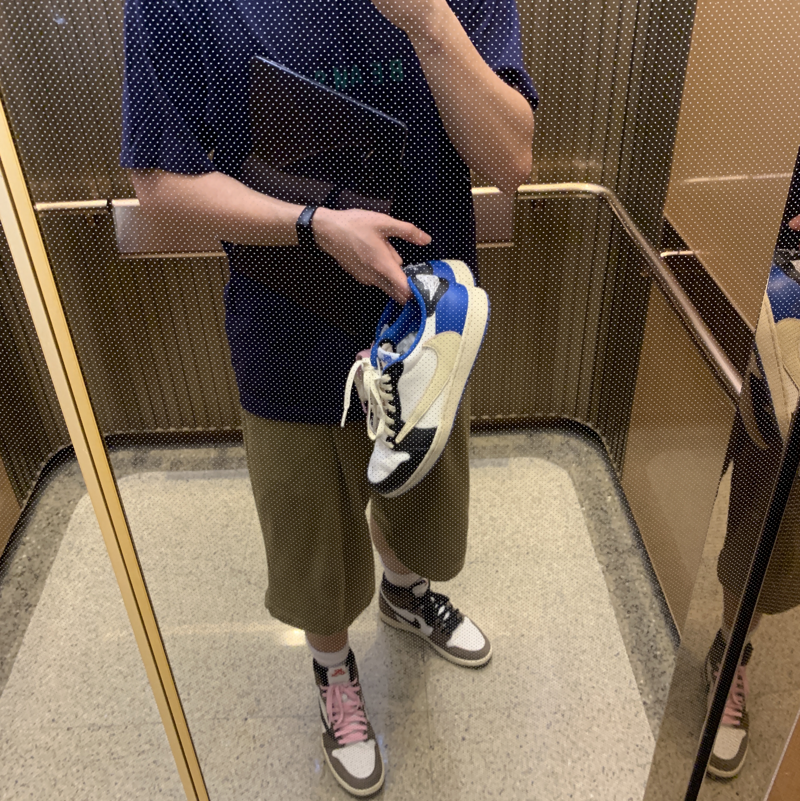 Jordan 1 x Travis Scott x Fragment Retro Low OG SP Military Blue, Jordan 1 x Travis Scott Retro High OG SP Mocha 착용 스타일