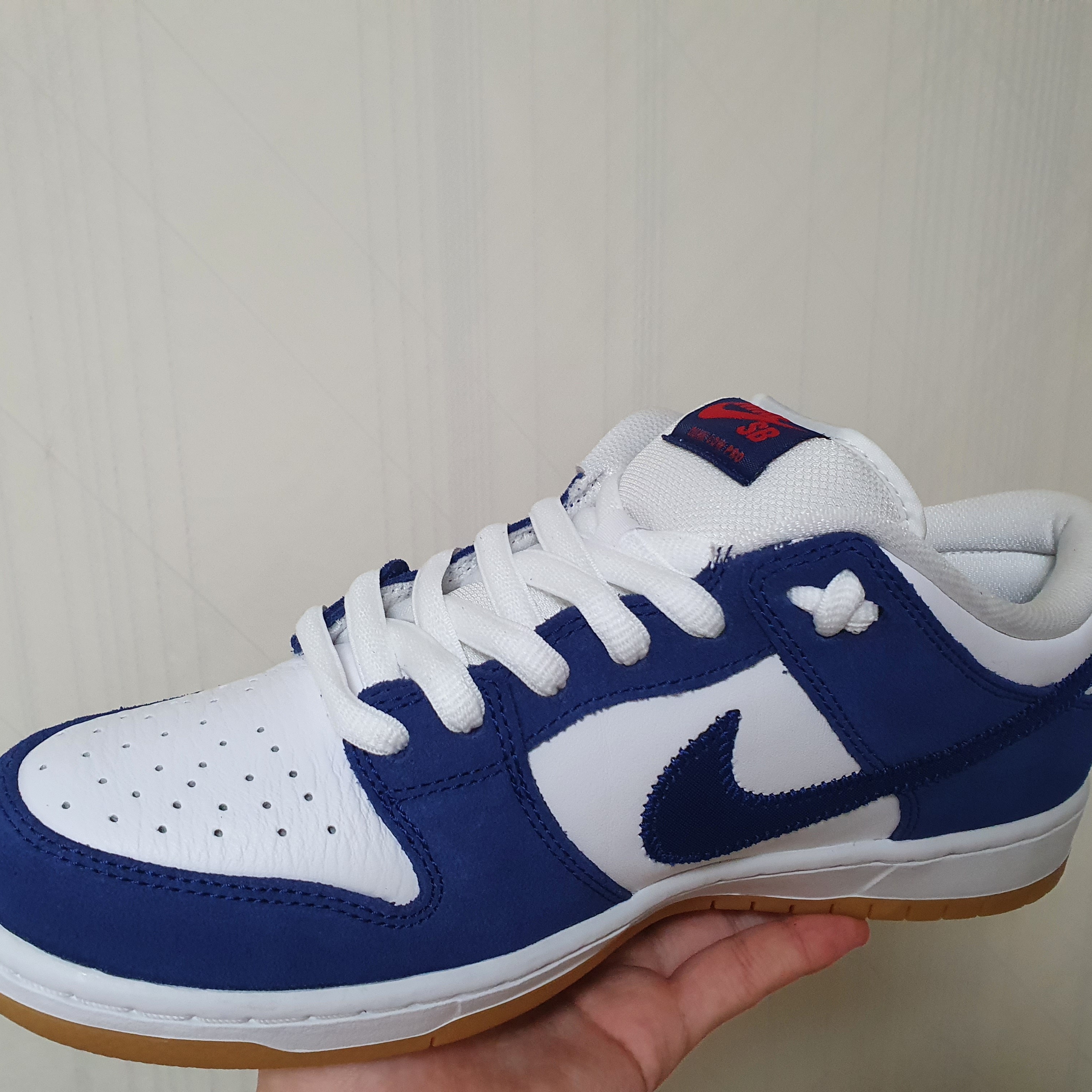 Nike SB Dunk Low Pro Premium Deep Royal Blue 착용 스타일 - 2
