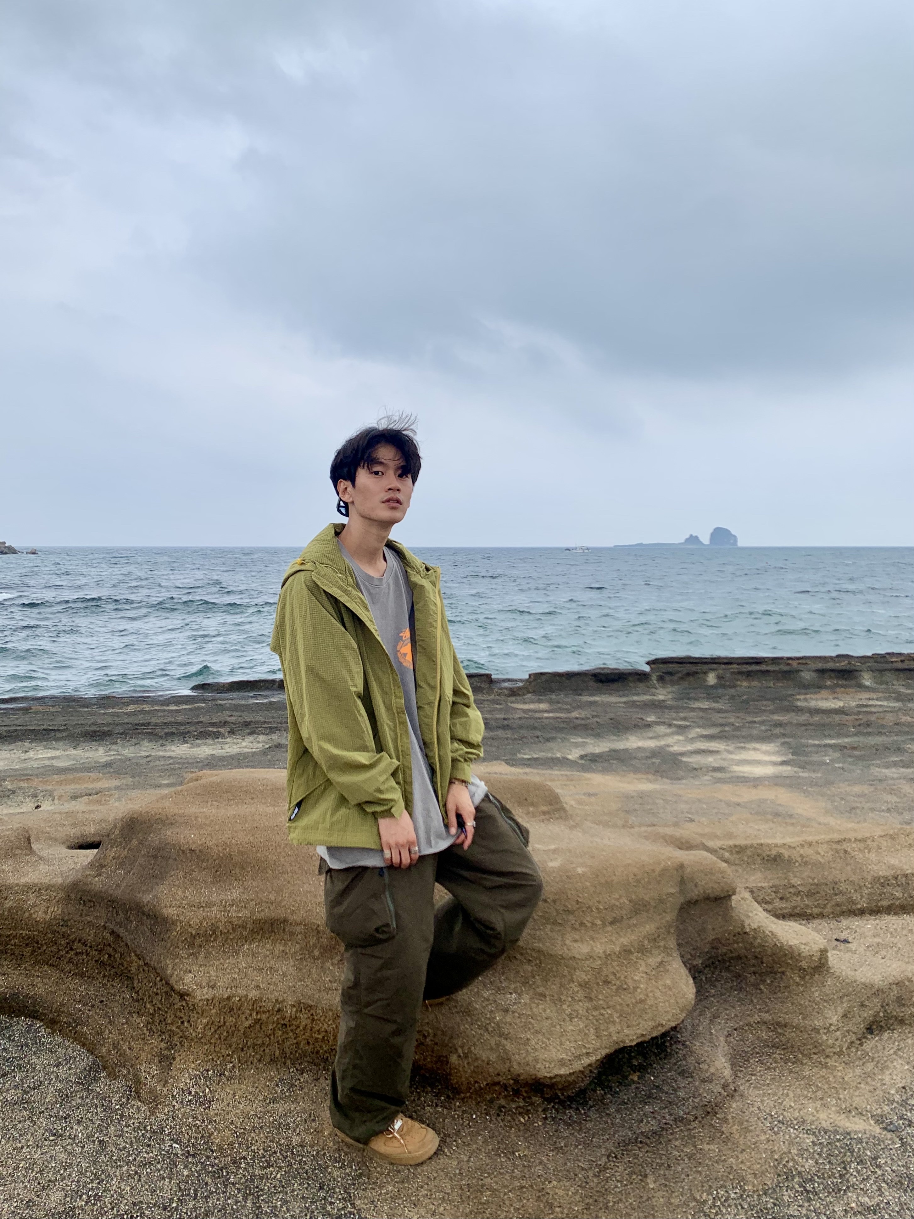 Palace Cripstop Grid Jacket Yellow - 22SS, Stussy Beach Roots T-Shirt Grey 착용 스타일