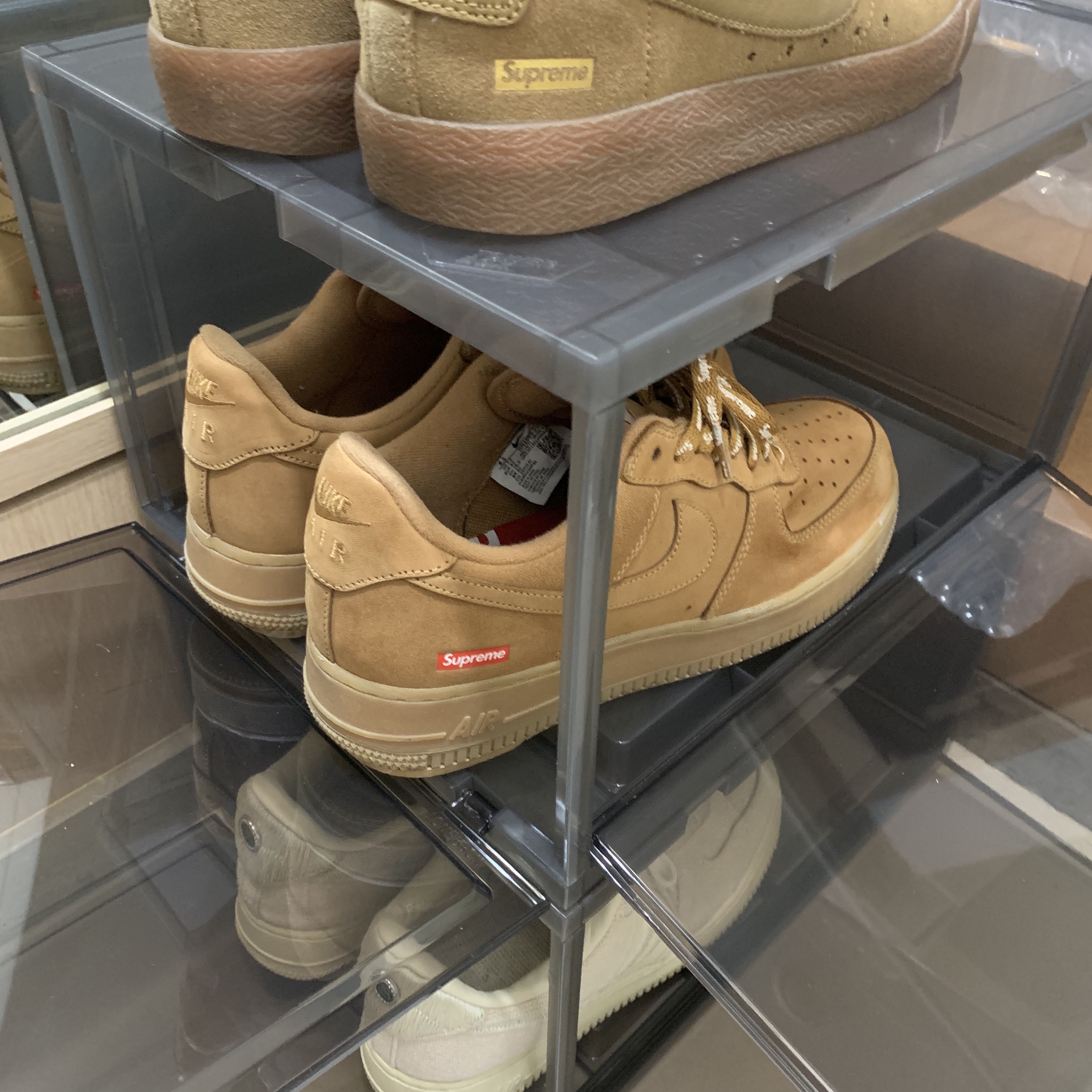 Nike x Supreme Air Force 1 Low Flax, Nike x Stussy Air Force 1 Low Fossil 착용 스타일