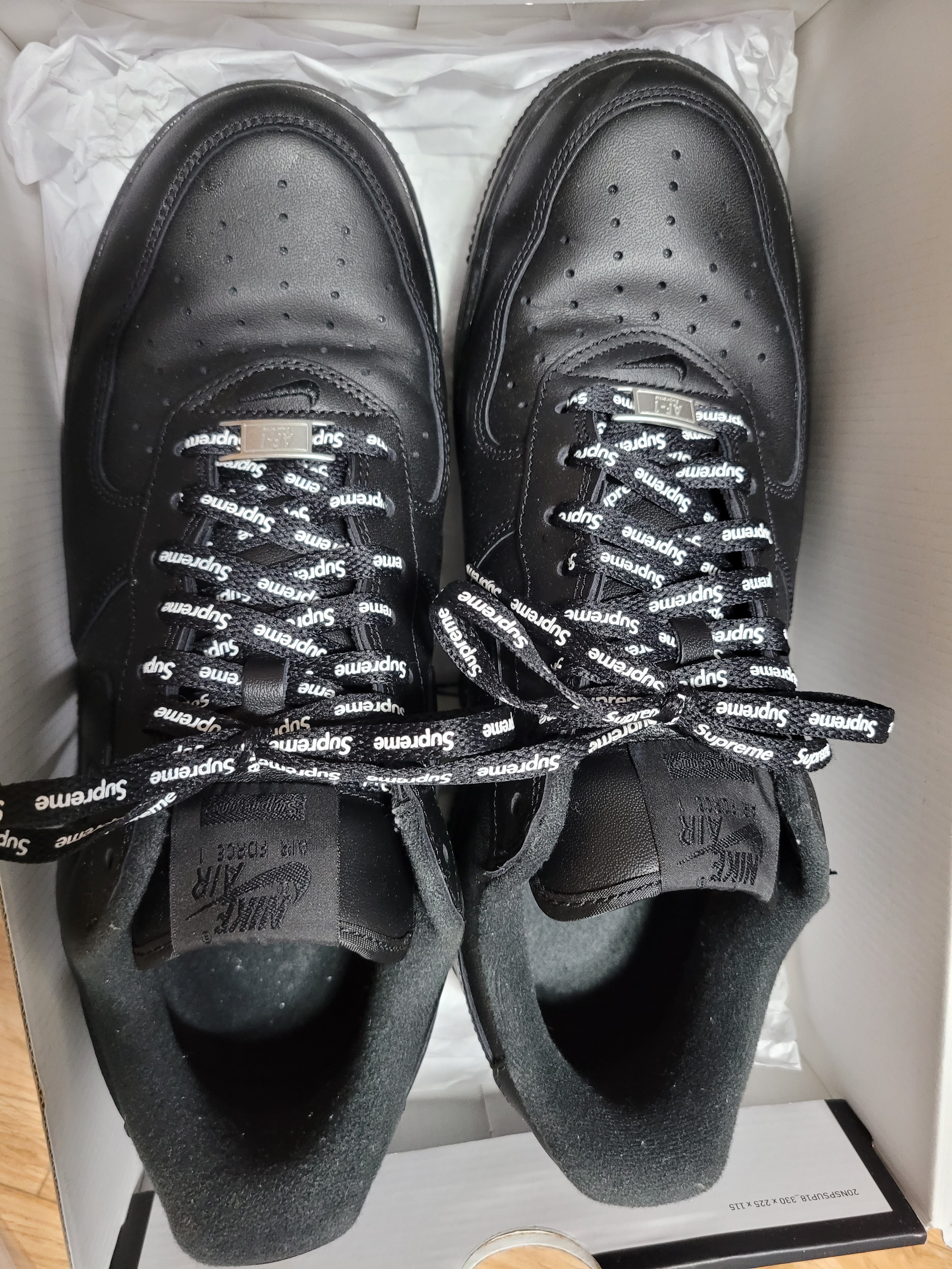 Nike x Supreme Air Force 1 Low Black 착용 스타일