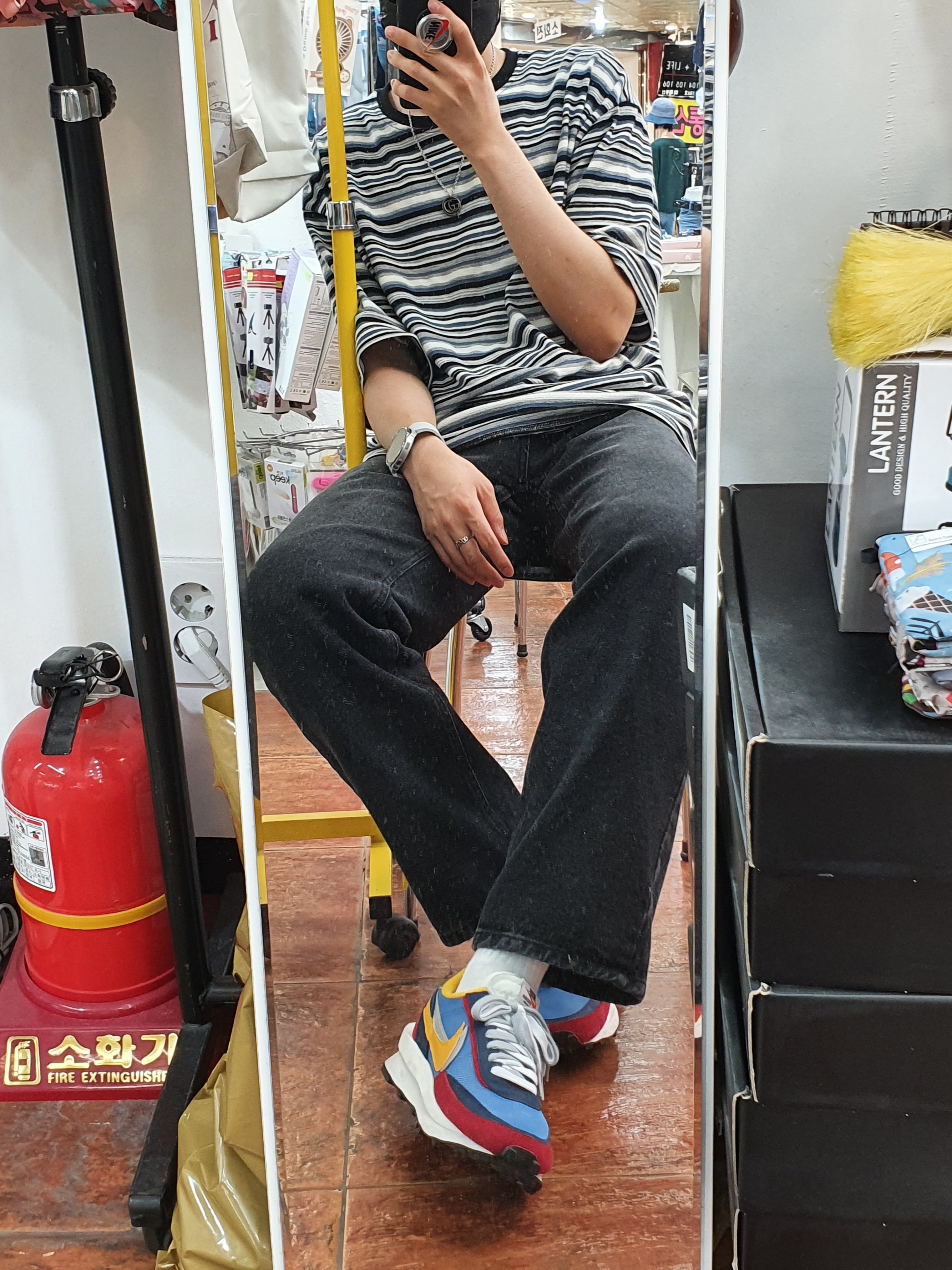 Nike x Sacai LDWaffle Blue Multi 착용 스타일