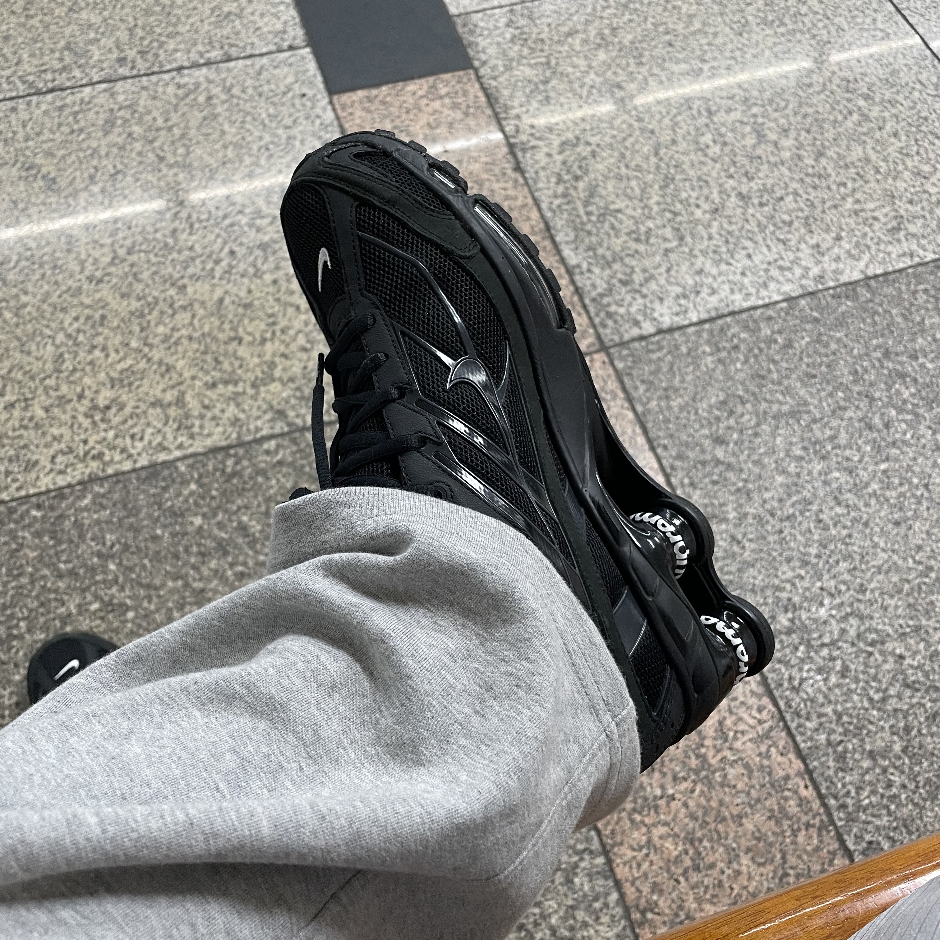 Nike x Supreme Shox Ride 2 SP Black 착용 스타일