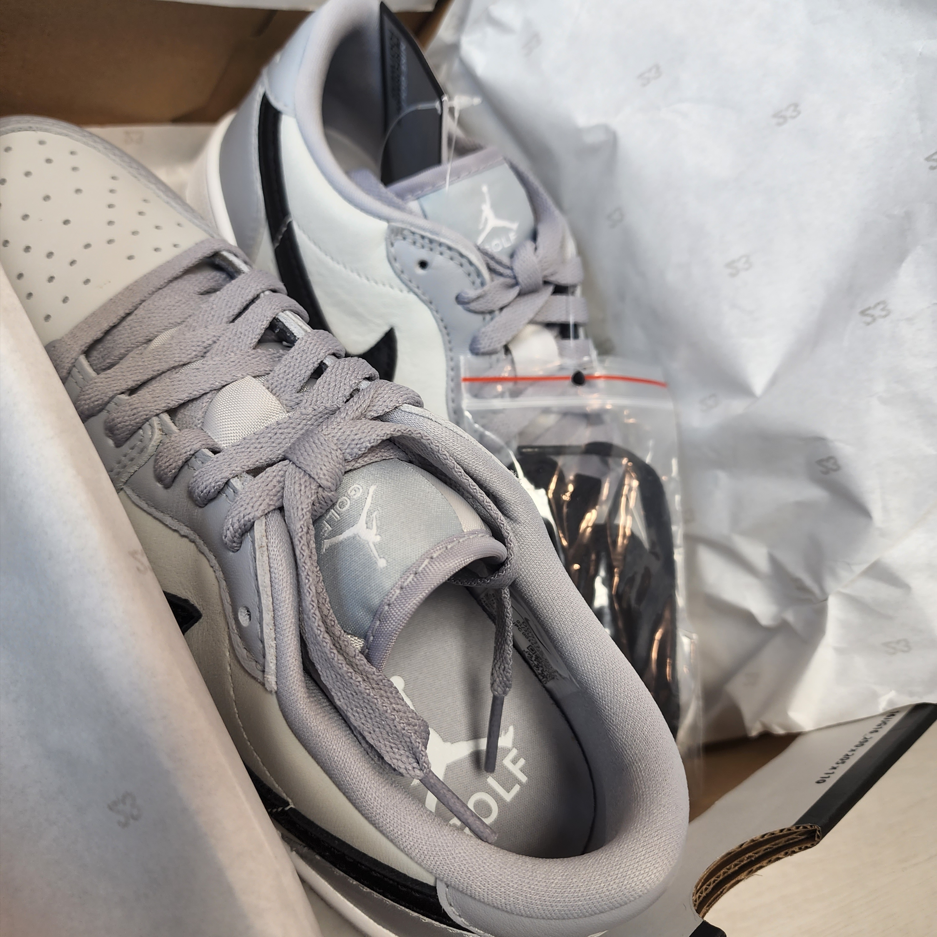 Jordan 1 Low Golf Wolf Grey 착용 스타일