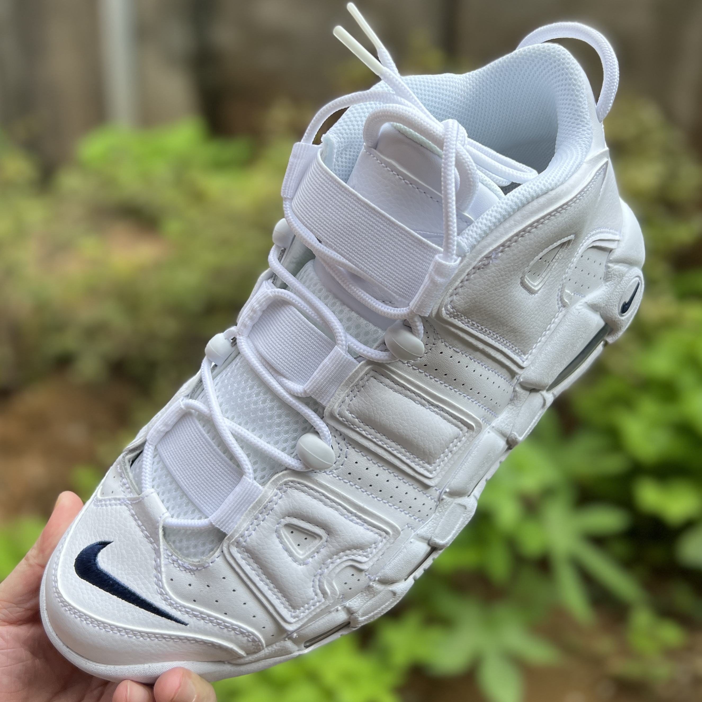 Nike Air More Uptempo 96 White Midnight Navy 착용 스타일 - 1
