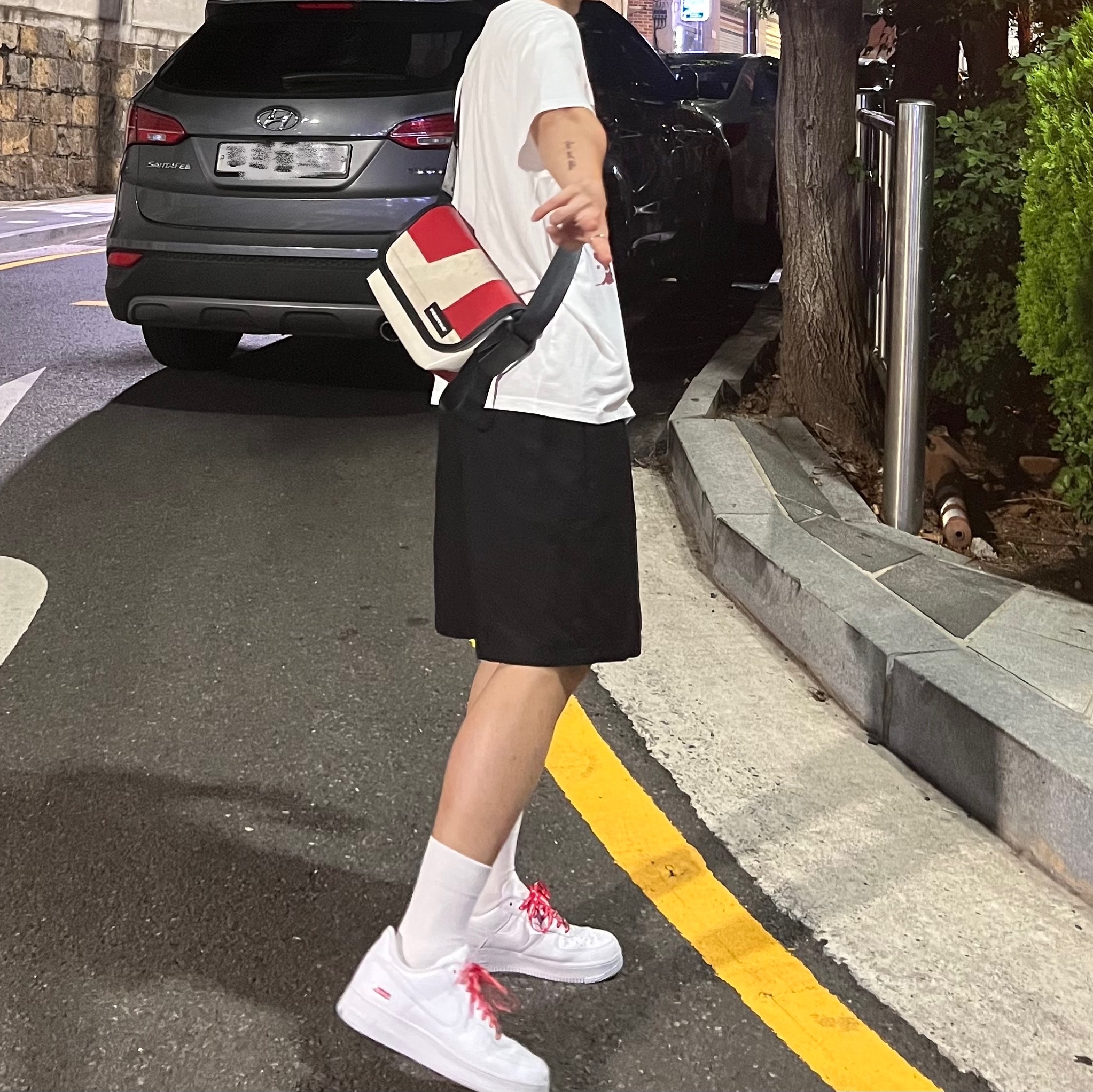 Nike x Supreme Air Force 1 Low White 착용 스타일