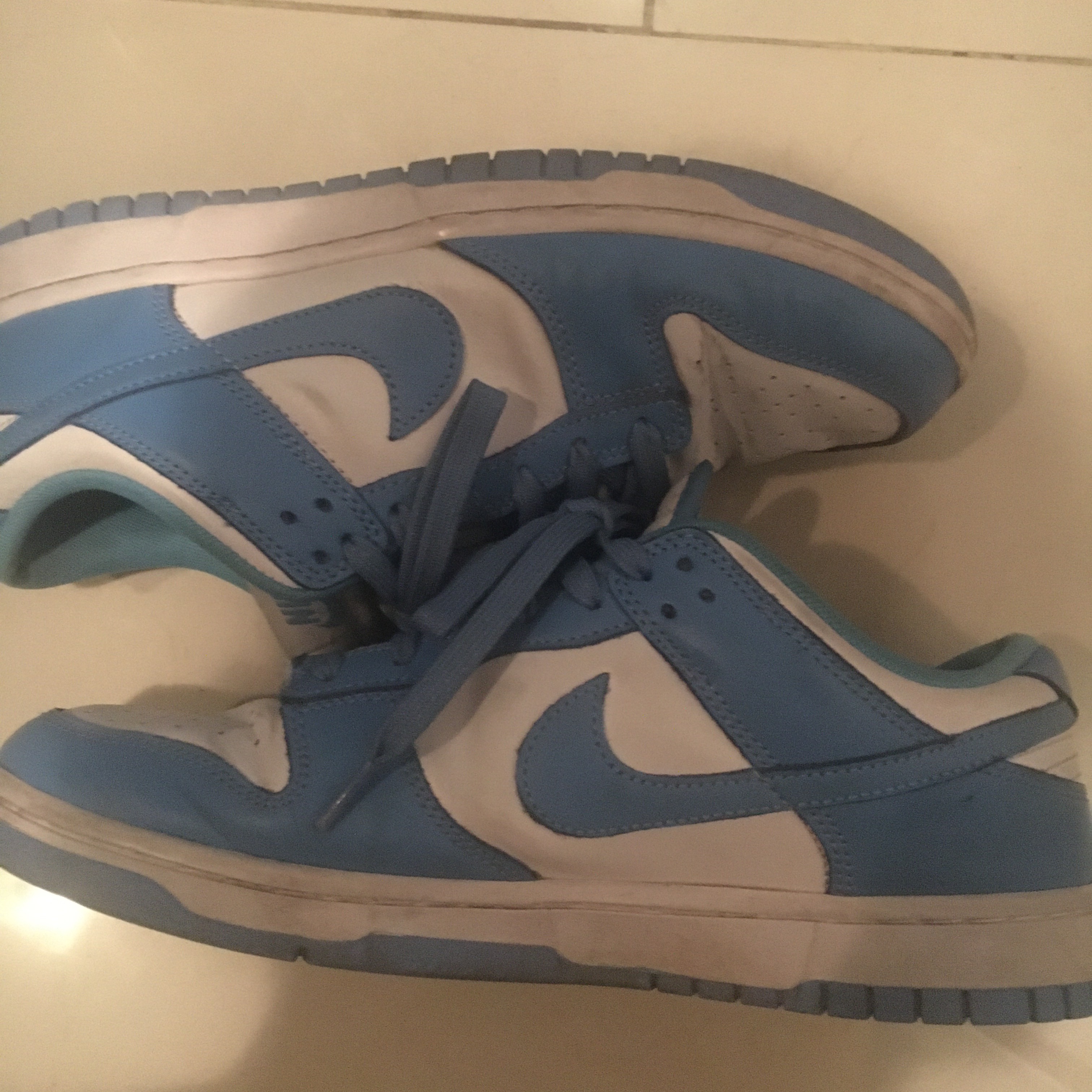 Nike Dunk Low Retro University Blue 착용 스타일 - 1