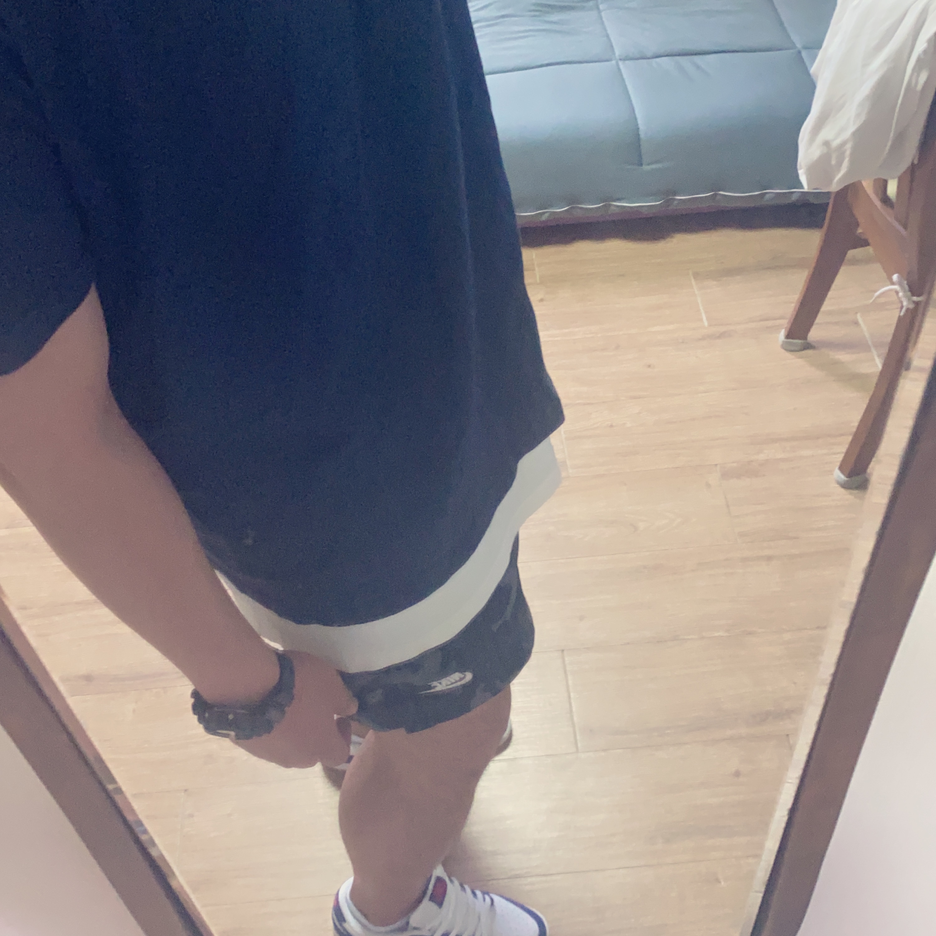 Nike SB Dunk Low Pro Premium Deep Royal Blue, Supreme Bandana Box Logo T-Shirt Navy - 19FW 착용 스타일 - 1