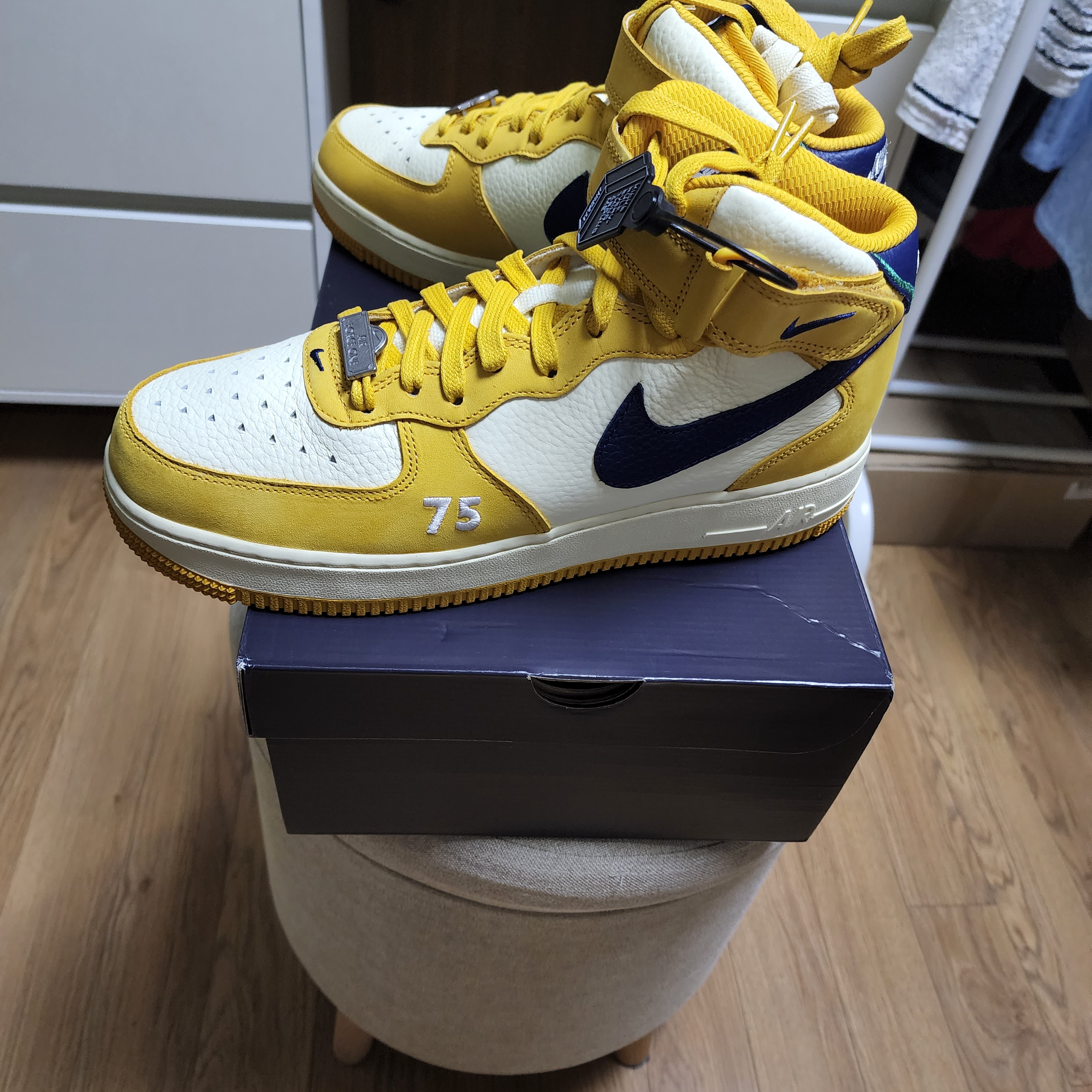 Nike Air Force 1 Mid Paris 착용 스타일 - 2