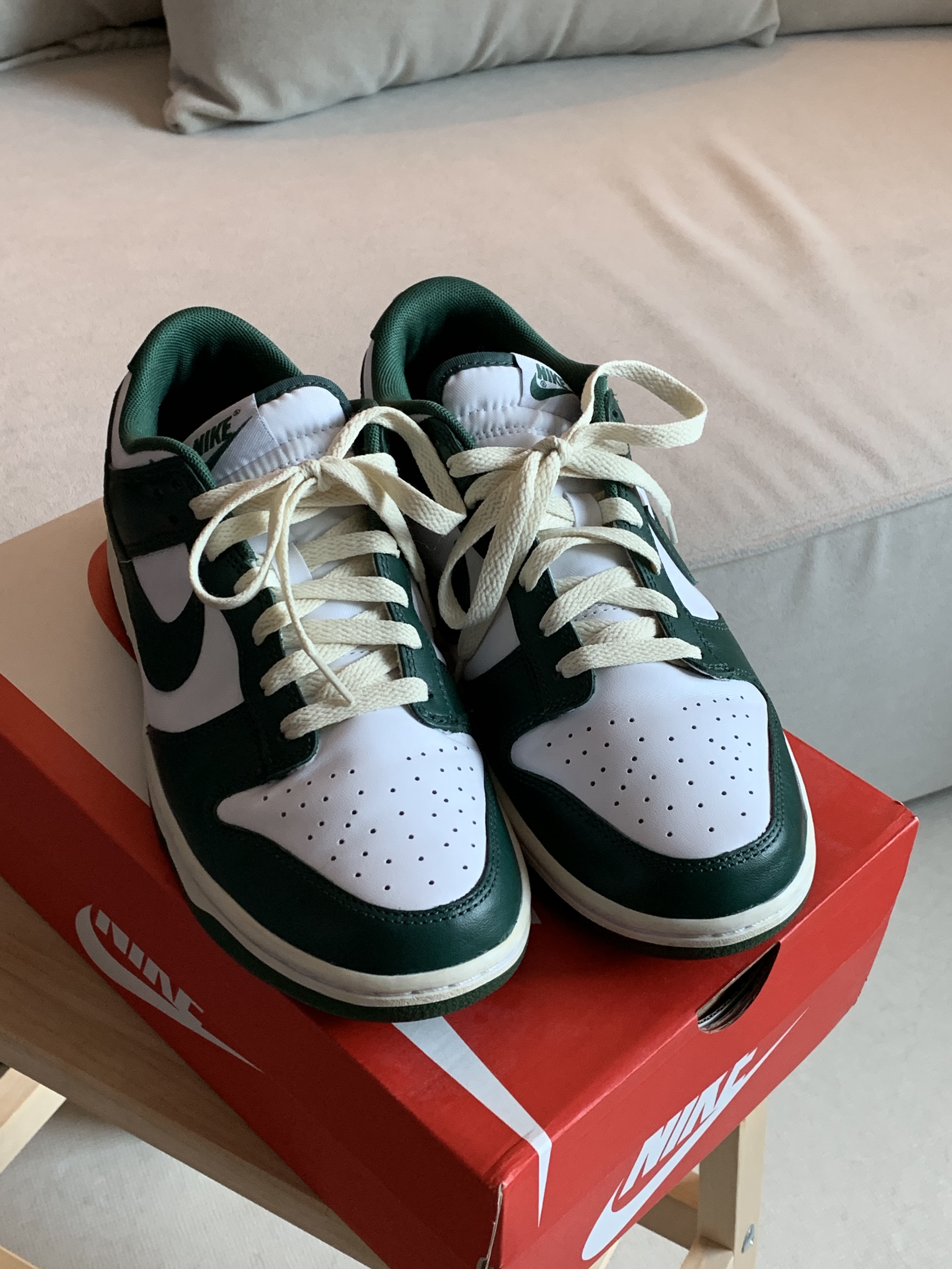 Nike Dunk Low Retro Varsity Green 착용 스타일 - 2