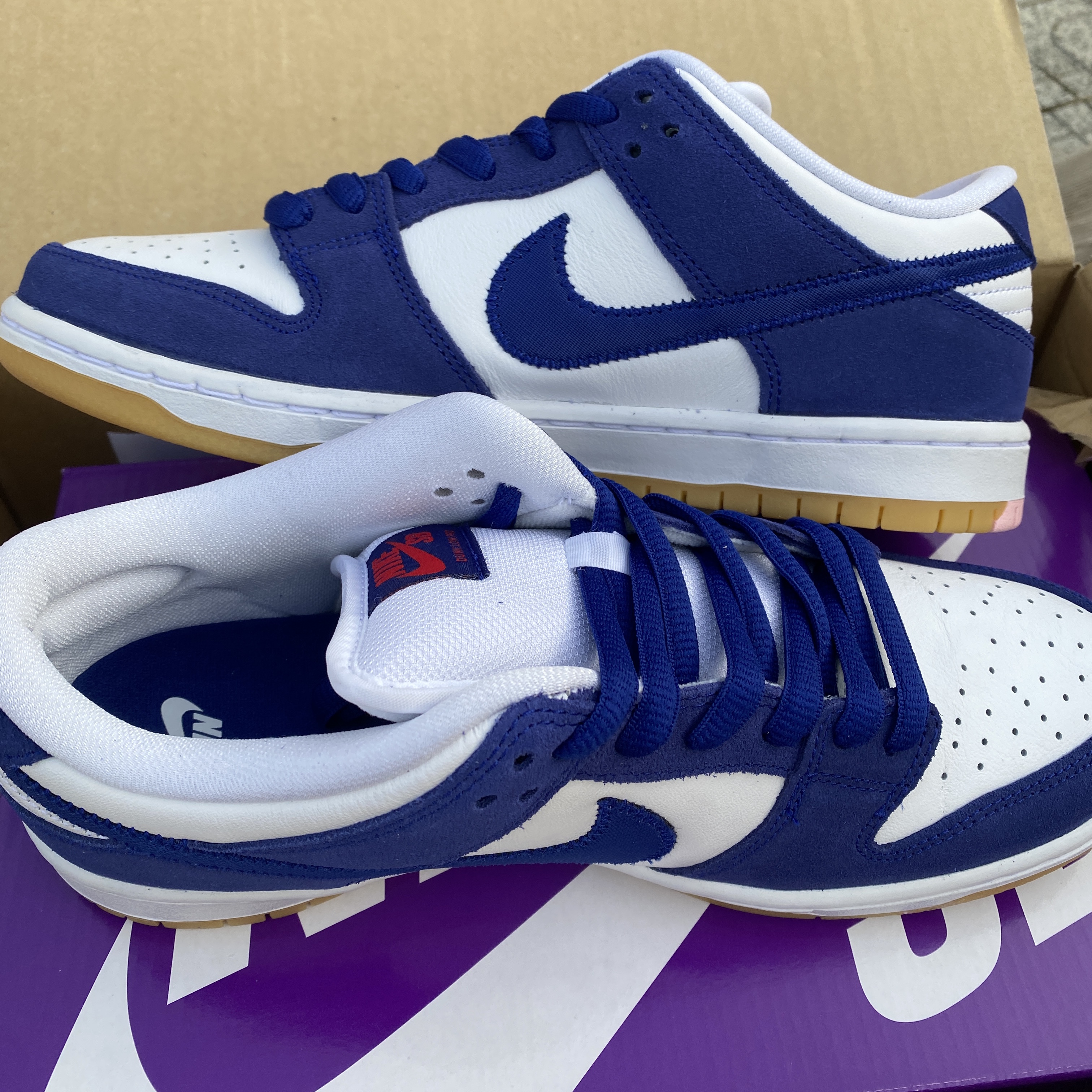 Nike SB Dunk Low Pro Premium Deep Royal Blue 착용 스타일 - 2
